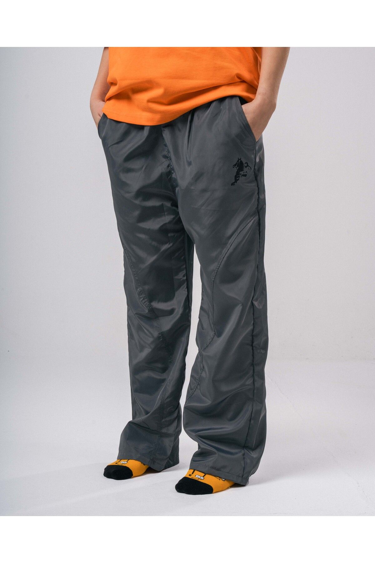 EB2024-Grey parachute pants with a comfortable and modern fit 6