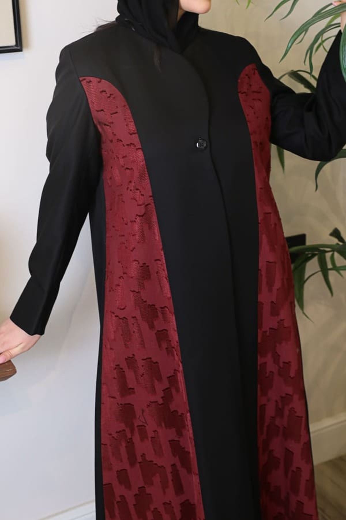elegant veil-Elegant black blazer design, with a smooth side cut that gives a neat and streamlined look 4
