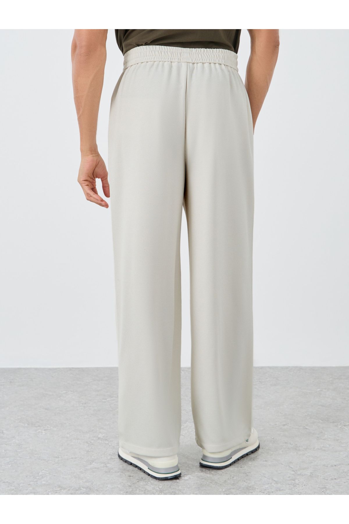 Styli-Oversized Open Hem Joggers with Drawstring 4