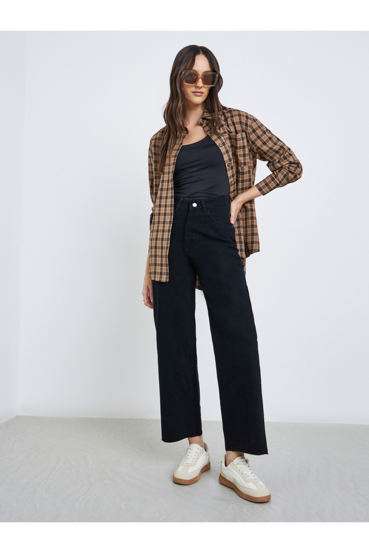 Styli High Rise Straight Fit Jeans with Raw Edge