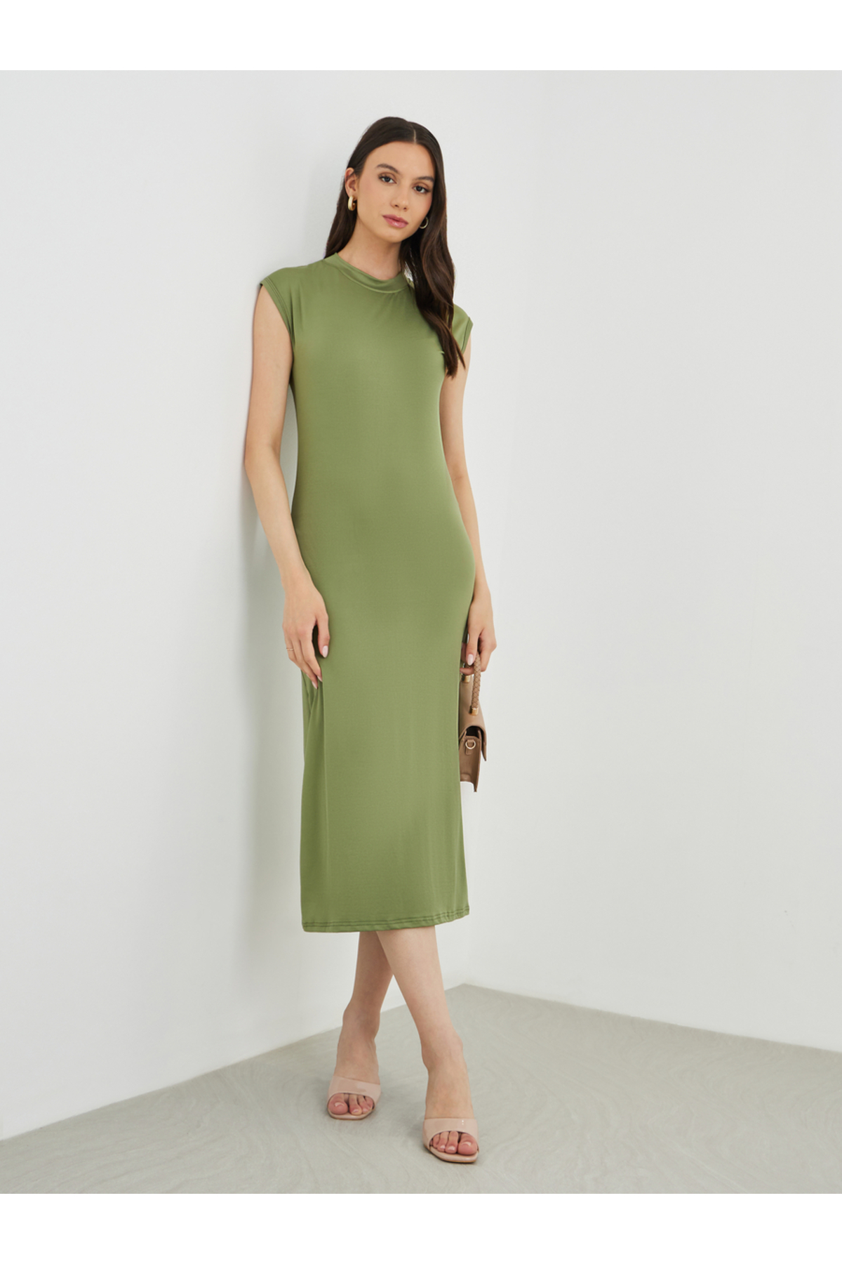 Styli Solid Sleeveless Round Neck Midi Dress