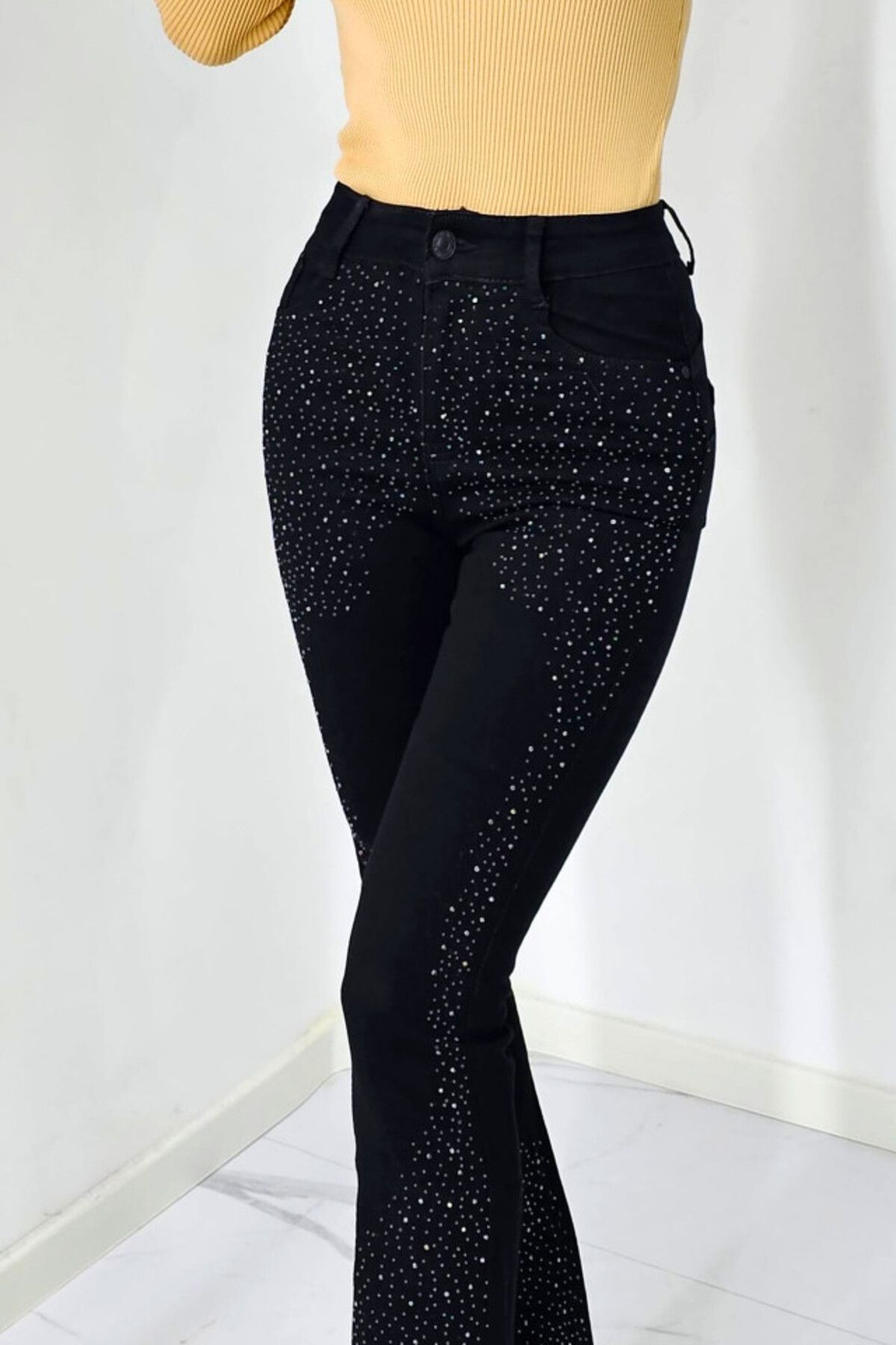 FashionForYou-Diamonds flared jeans, with sequins and push up effect, Black, M 2