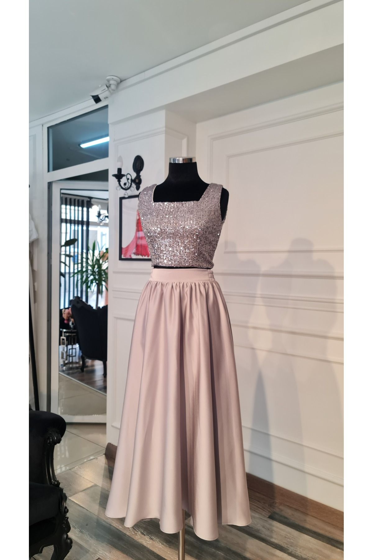 makbuleofficial-Silver Sequin Fabric Square Neck Top with Gathered Hem Midi Length Bottom Top Set 3
