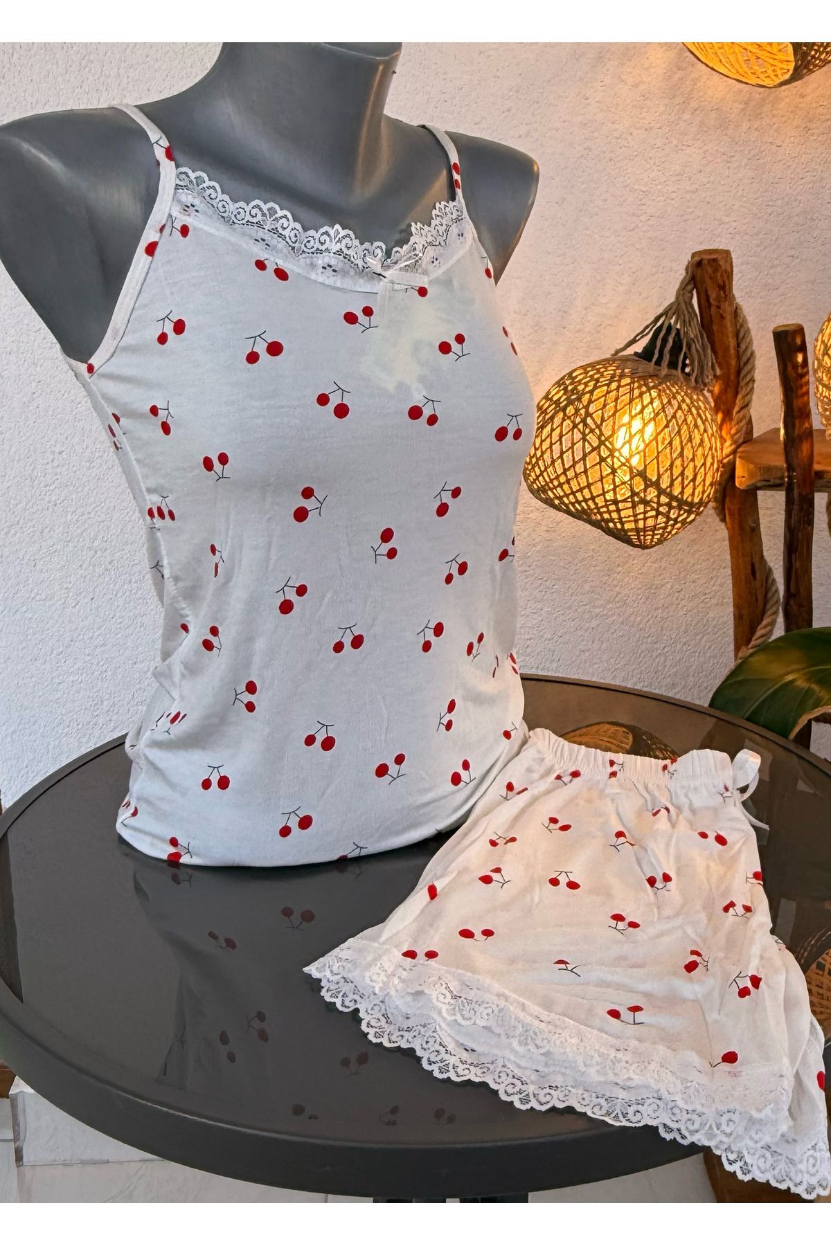 sıla sella beyaz kiraz desenli kadın gecelik