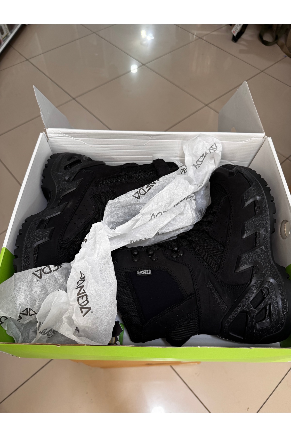 North  Vaneda 1191 V-Clutch Erkek Nubuk Bot – Siyah, Suya Dayanıklı - Görsel 6