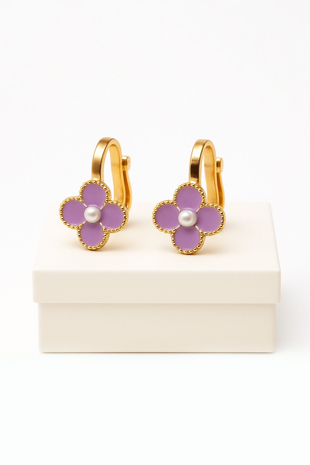 MakeWell-Clover Design Poppy Compression Earrings for Non-Pierced Ears 1