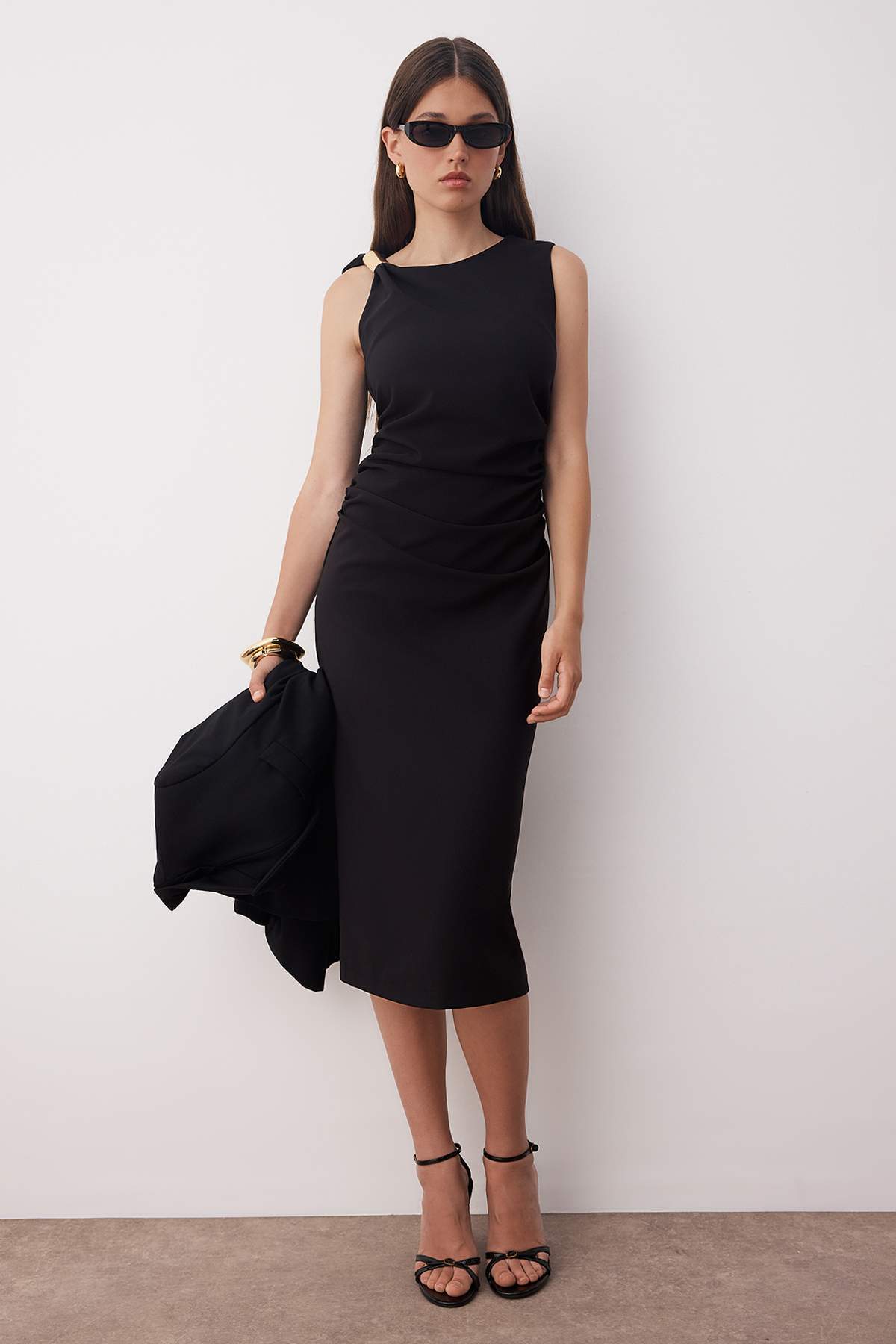 Trendyolmilla  Siyah Aksesuar Detaylı Midi Dokuma Elbise TWOAW26EL00076 - Görsel 5