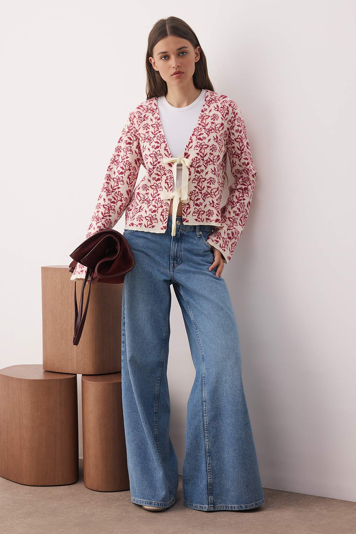 Trendyolmilla  Ekru Yumuşak Dokulu Kurdele/Fiyonk Bağlamalı Desenli Triko Hırka TWOAW26HI00129 - Görsel 2