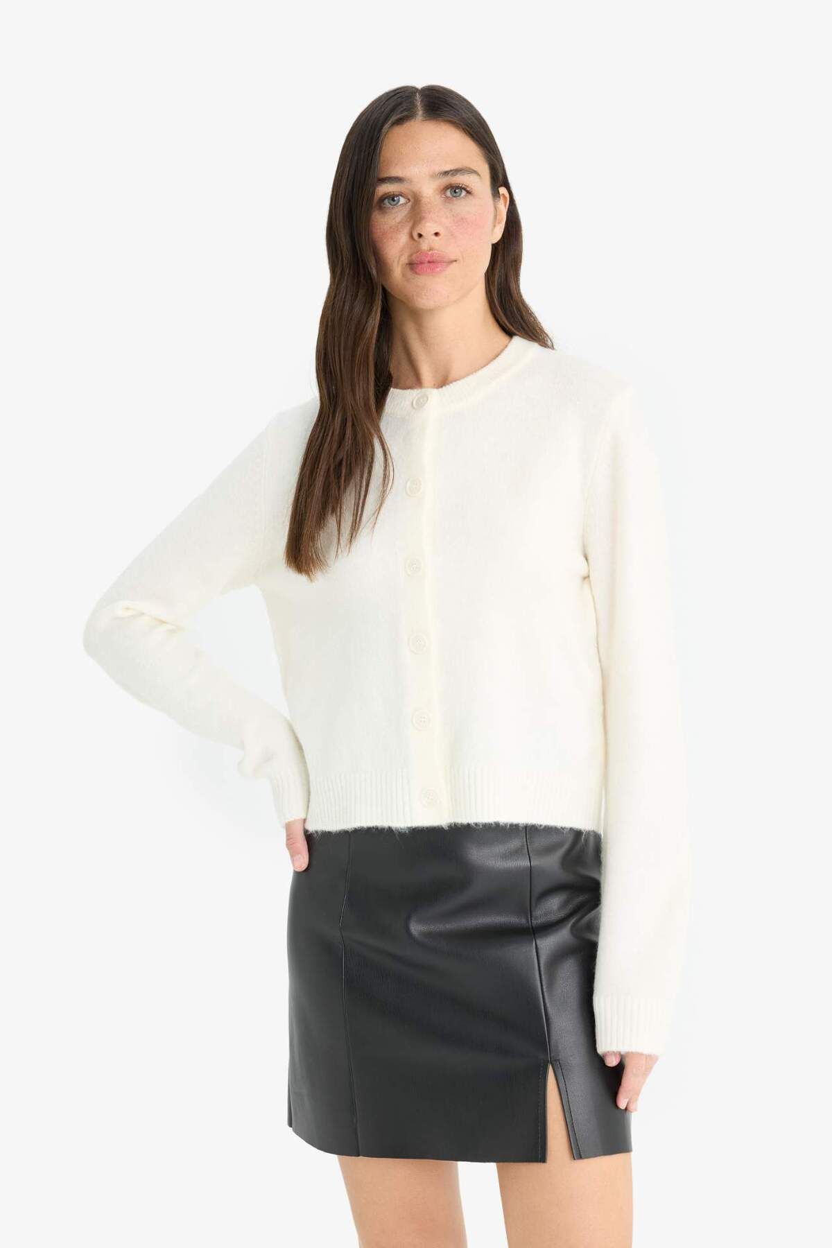 DeFacto-Regular Fit Crew Neck Basic Plain Button Soft Touch Soft Knitwear Cardigan E3654Ax25Wn 5