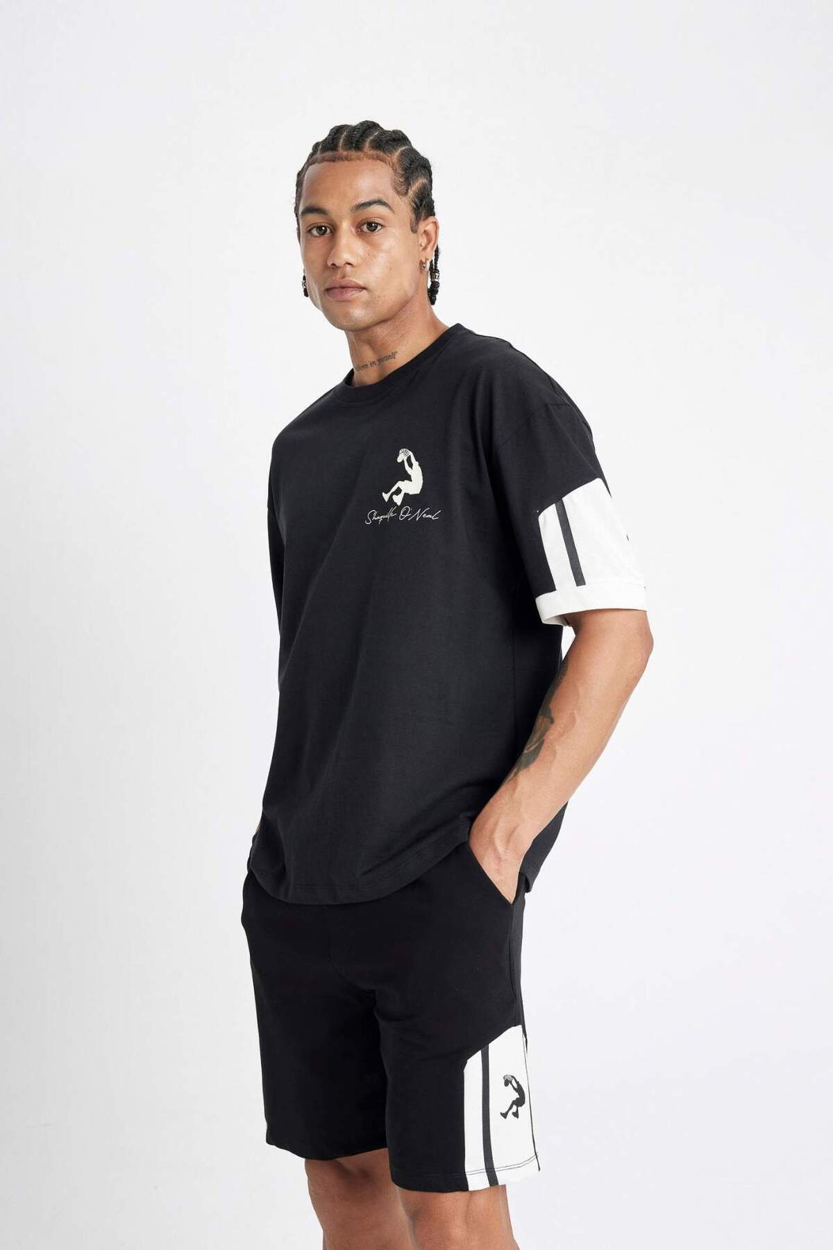DeFacto-Defactofit Shaquille Oneal Standard Fit Short Leg Shorts C7303Ax24Hs 2