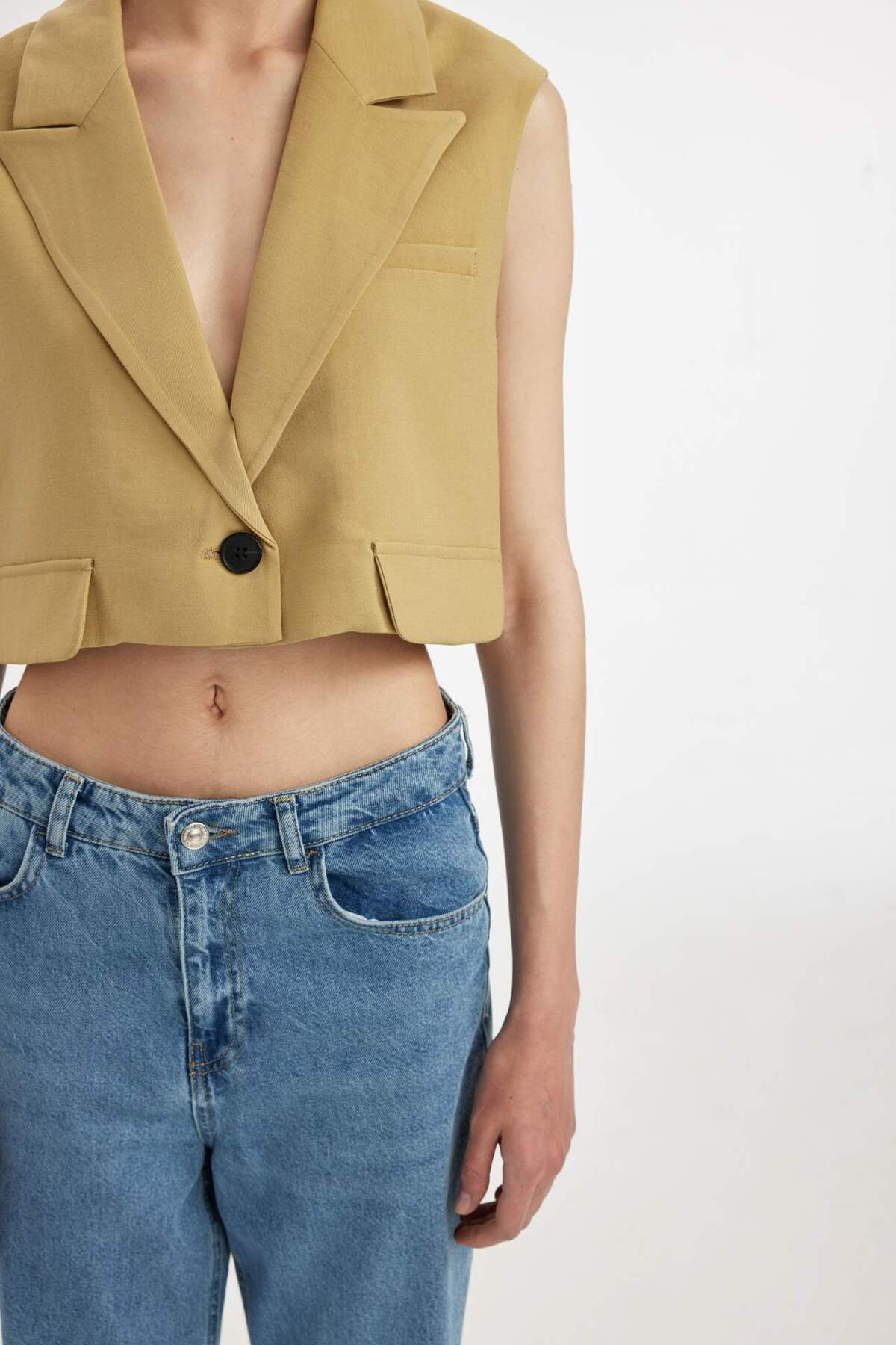 DeFacto-Crop Blazer Vest D1199Ax24Sm 4