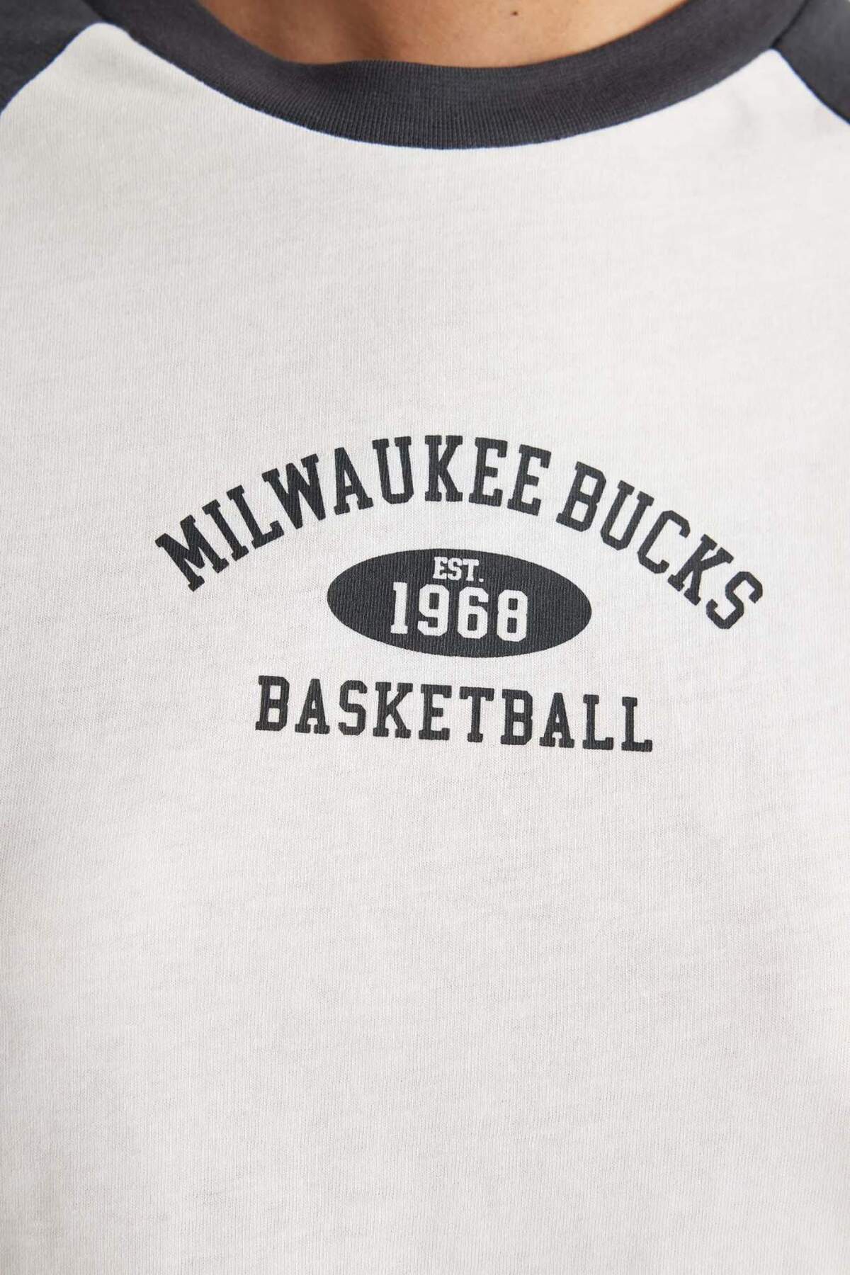 DeFacto-DeFactoFit NBA Milwaukee Bucks Crew Neck Krátký Rukáv Tričko C6313AX24HS 8
