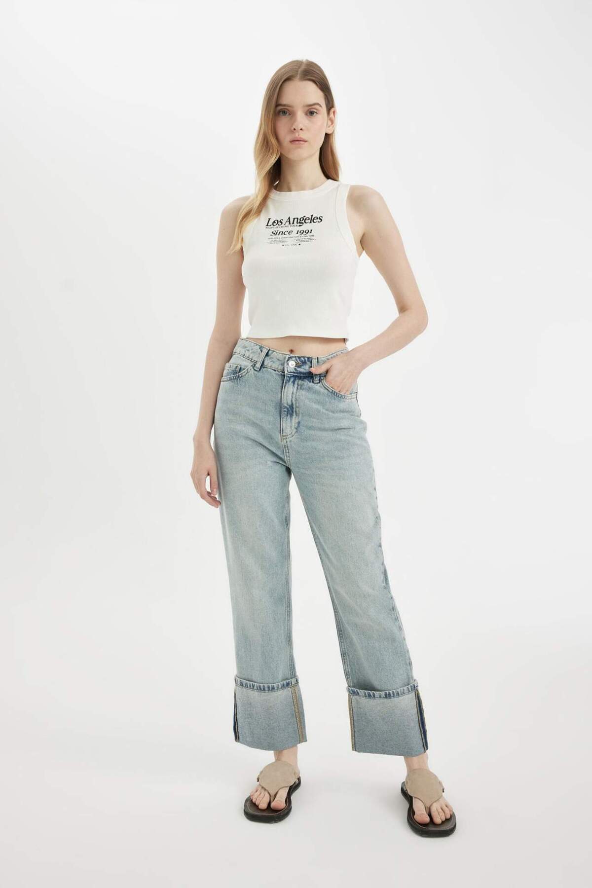 Straight Fit Yüksek Bel Katlamalı Paça Bilek Boy Jean Yıkamalı Pantolon D0327AX24HS