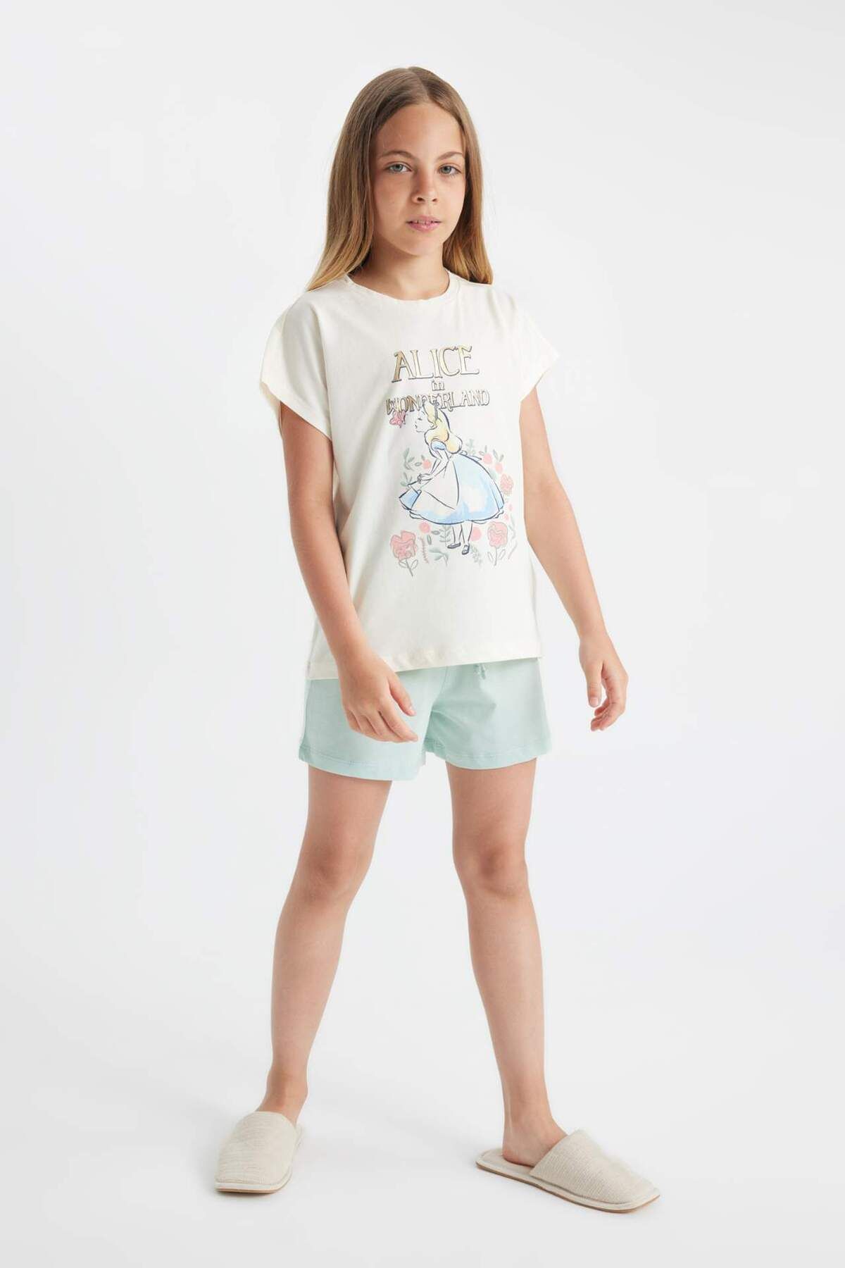 DeFacto-Girls Alice in Wonderland Pajamas Set Boxy Fit Short Sleeve Top Shorts C8521A824Sm 2