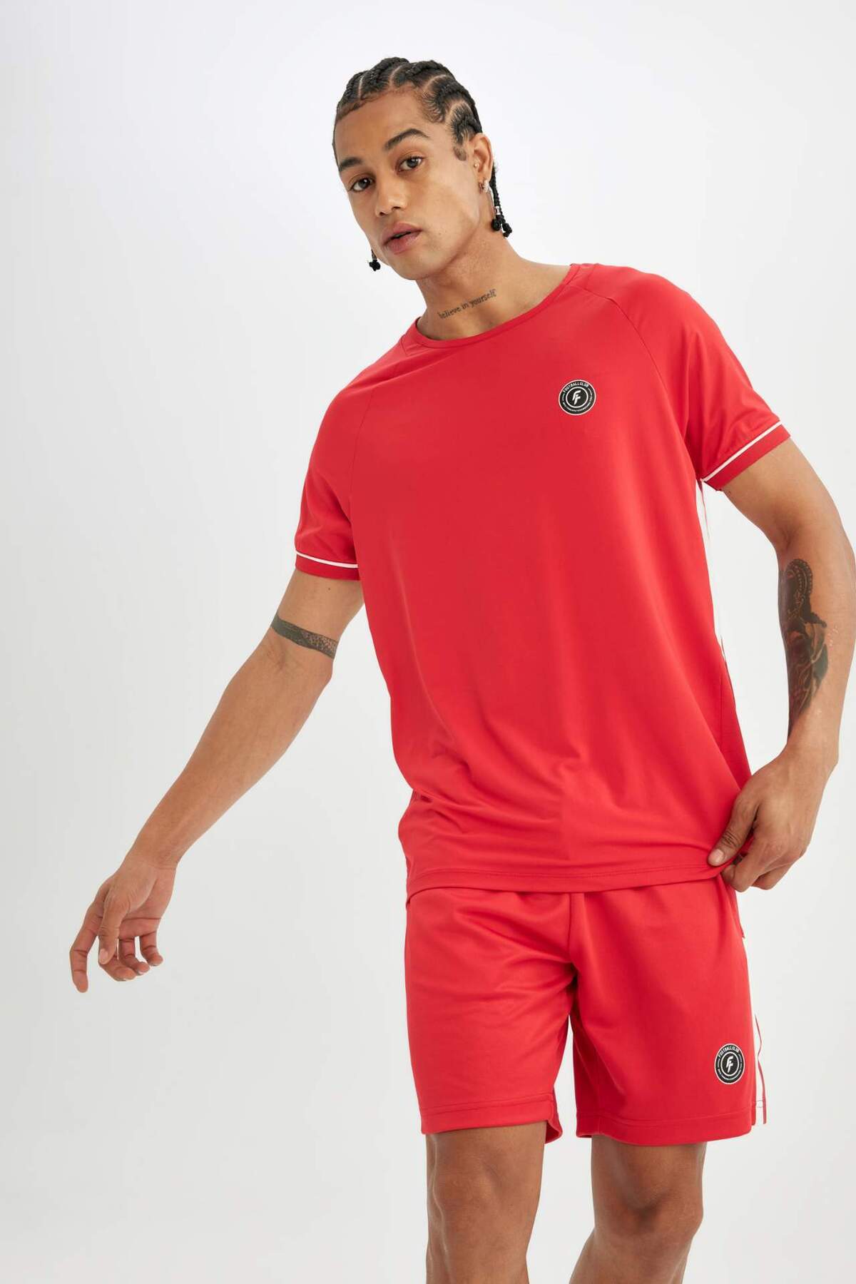 DeFacto-DeFactoFit Standard Fit bedruckte Sports-Shorts aus schwerem Stoff mit kurzen Beinen C1750AX24SM 2