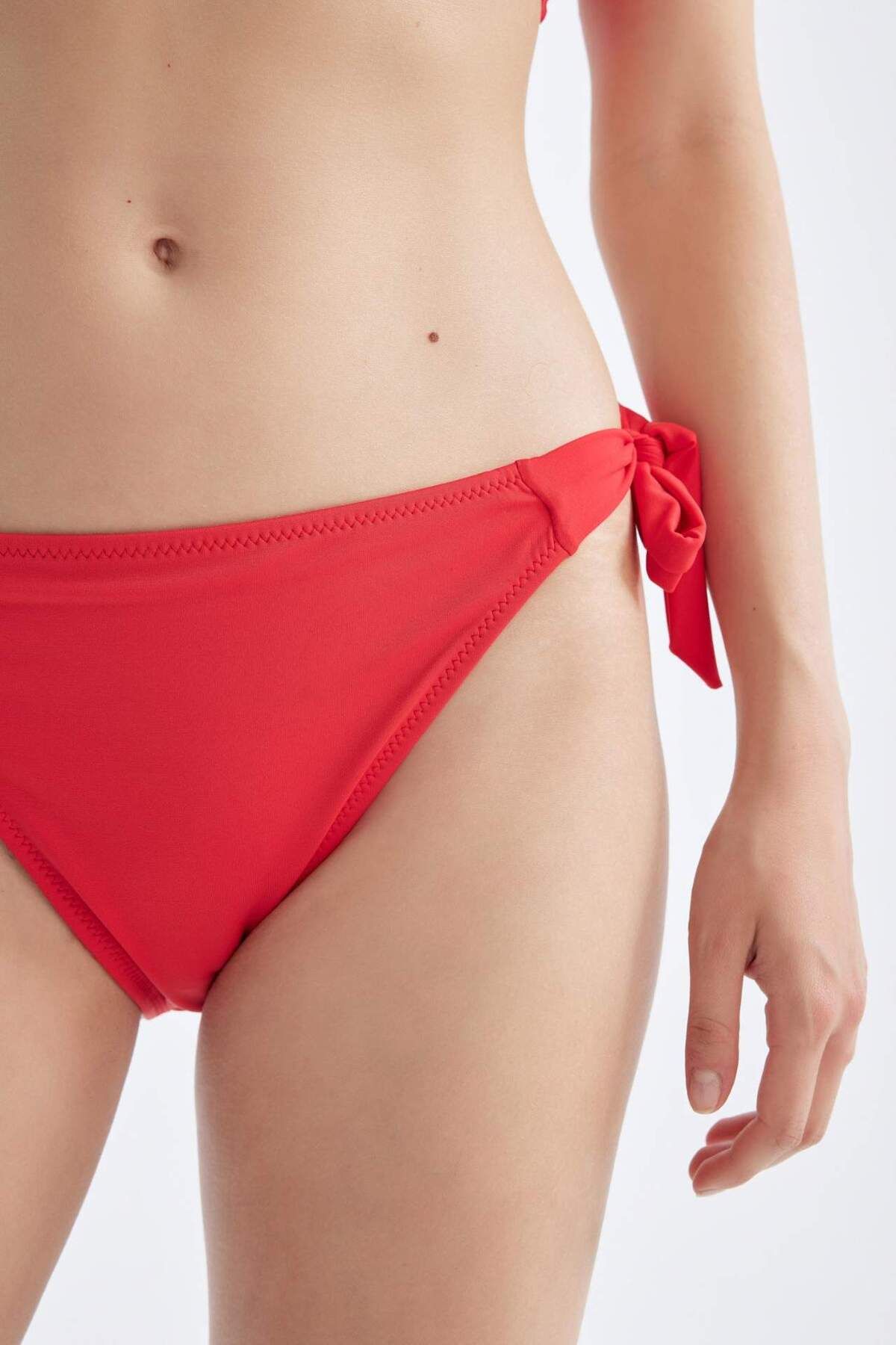 DeFacto-Regular Fit Bikini-Höschen - Fall in Love B7509AX24SM 4