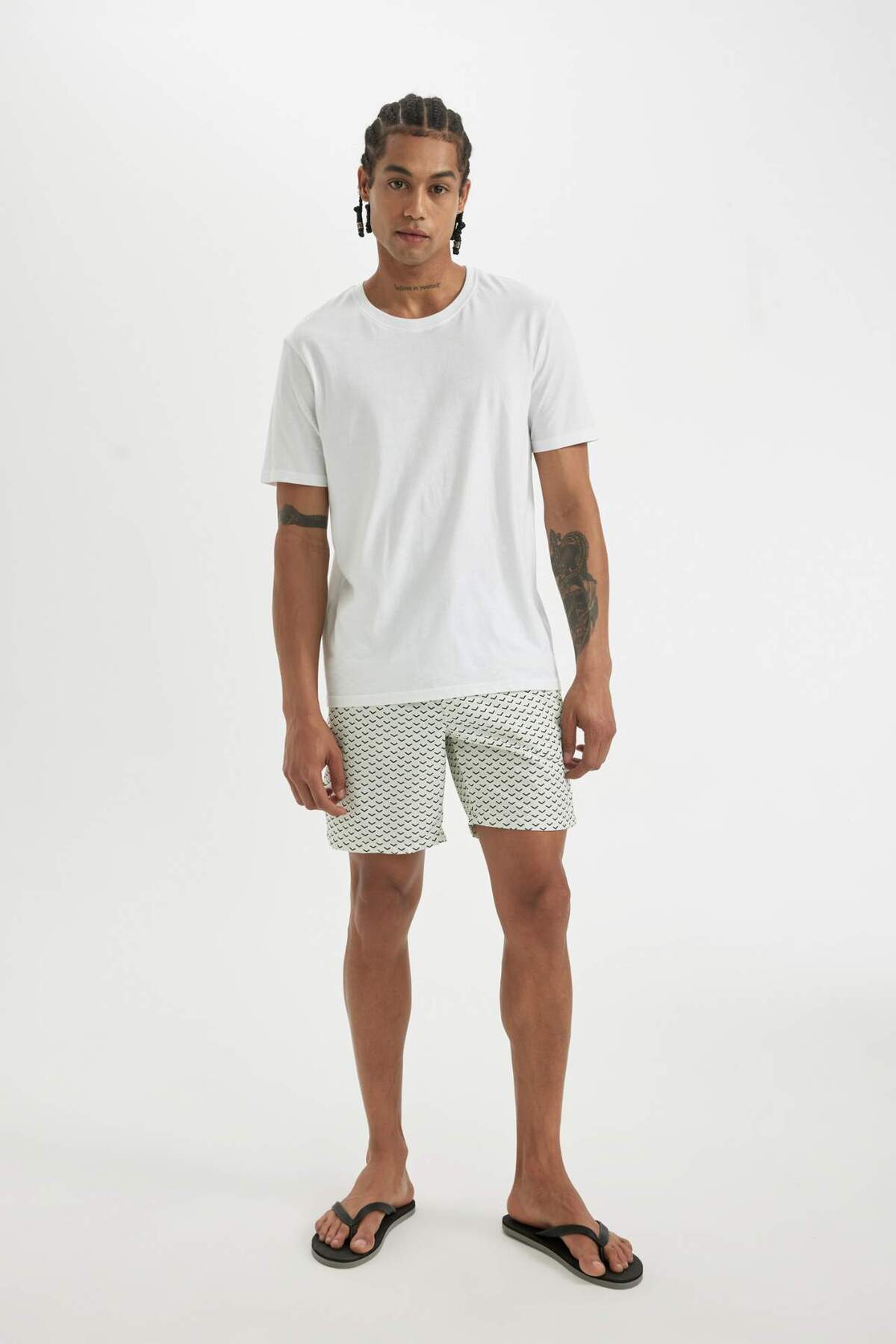 DeFacto-Regular Fit Mesh Lined Short Length Patterned Sea Shorts B7546Ax24Hs 1