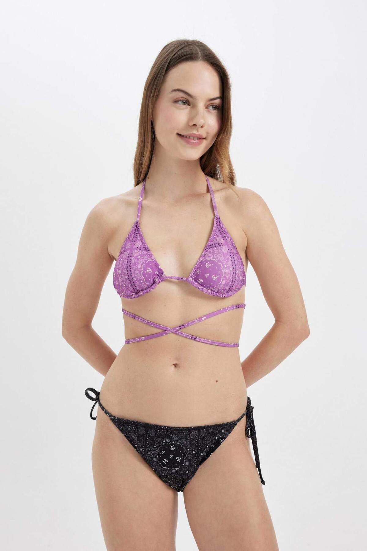DeFacto-Regulär geschnittenes Bikinioberteil mit Schalmuster – Fall in Love C3176AX24SM 5