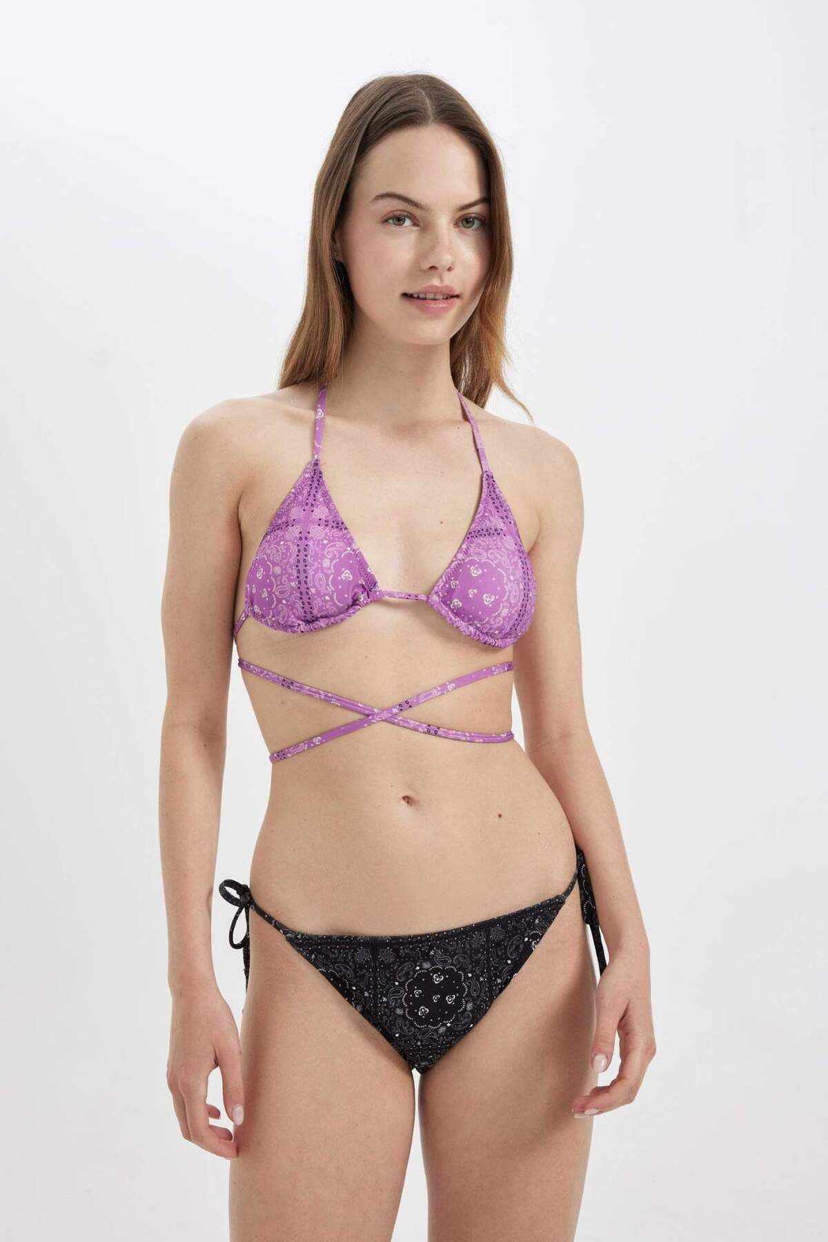 DeFacto-Regulär geschnittenes Bikinioberteil mit Schalmuster – Fall in Love C3176AX24SM 4