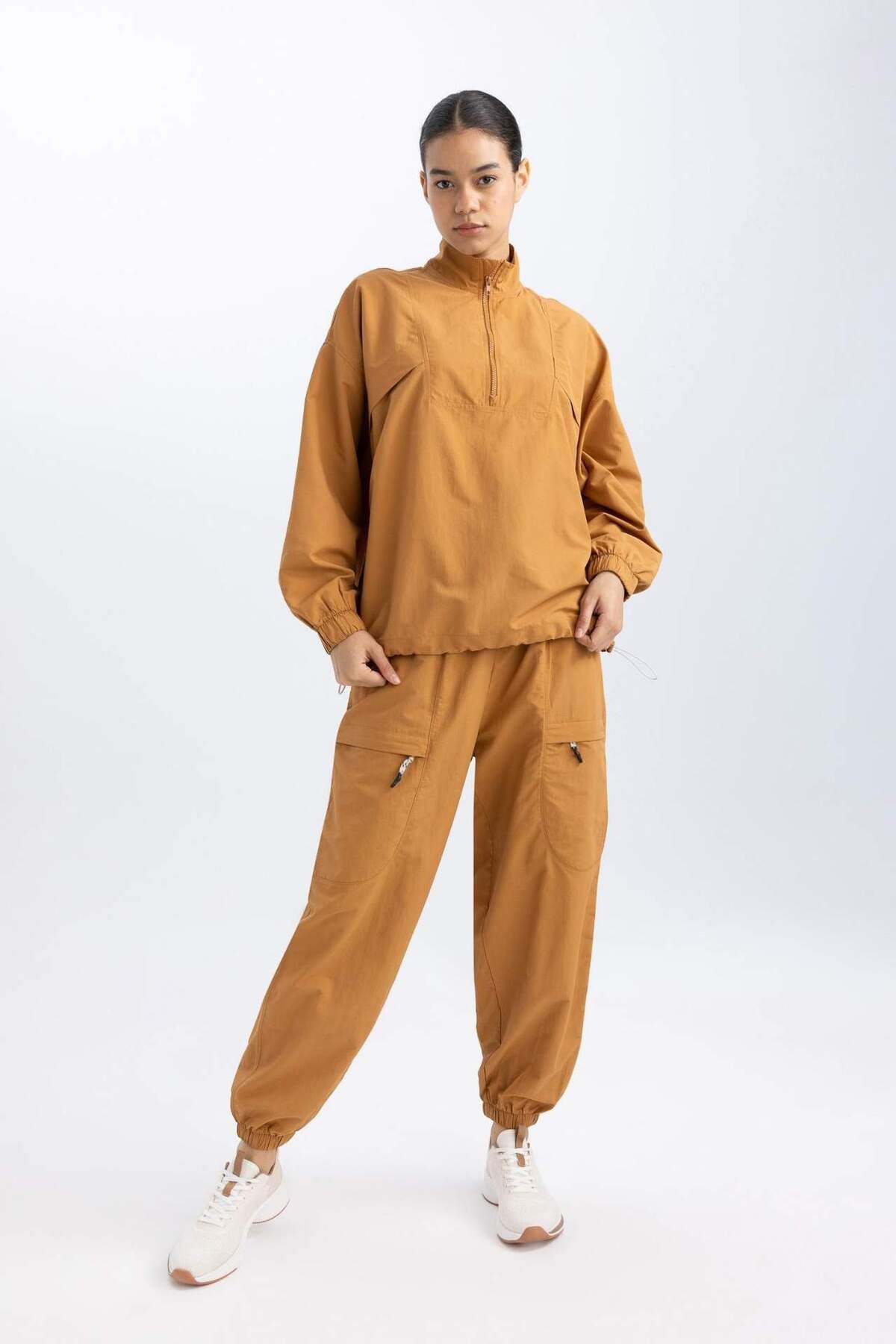 DeFacto-DeFactoFit Jogginghose mit lockerer Passform und zwei Taschen, Jogger-Bein, Standardgröße, B4214AX24SP 4