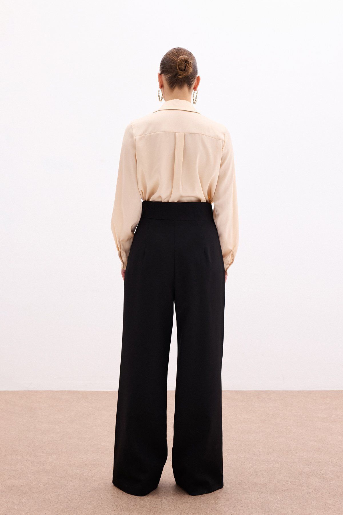 Sateen-Wide Leg Trousers with Waist Accessory - BLACK 8