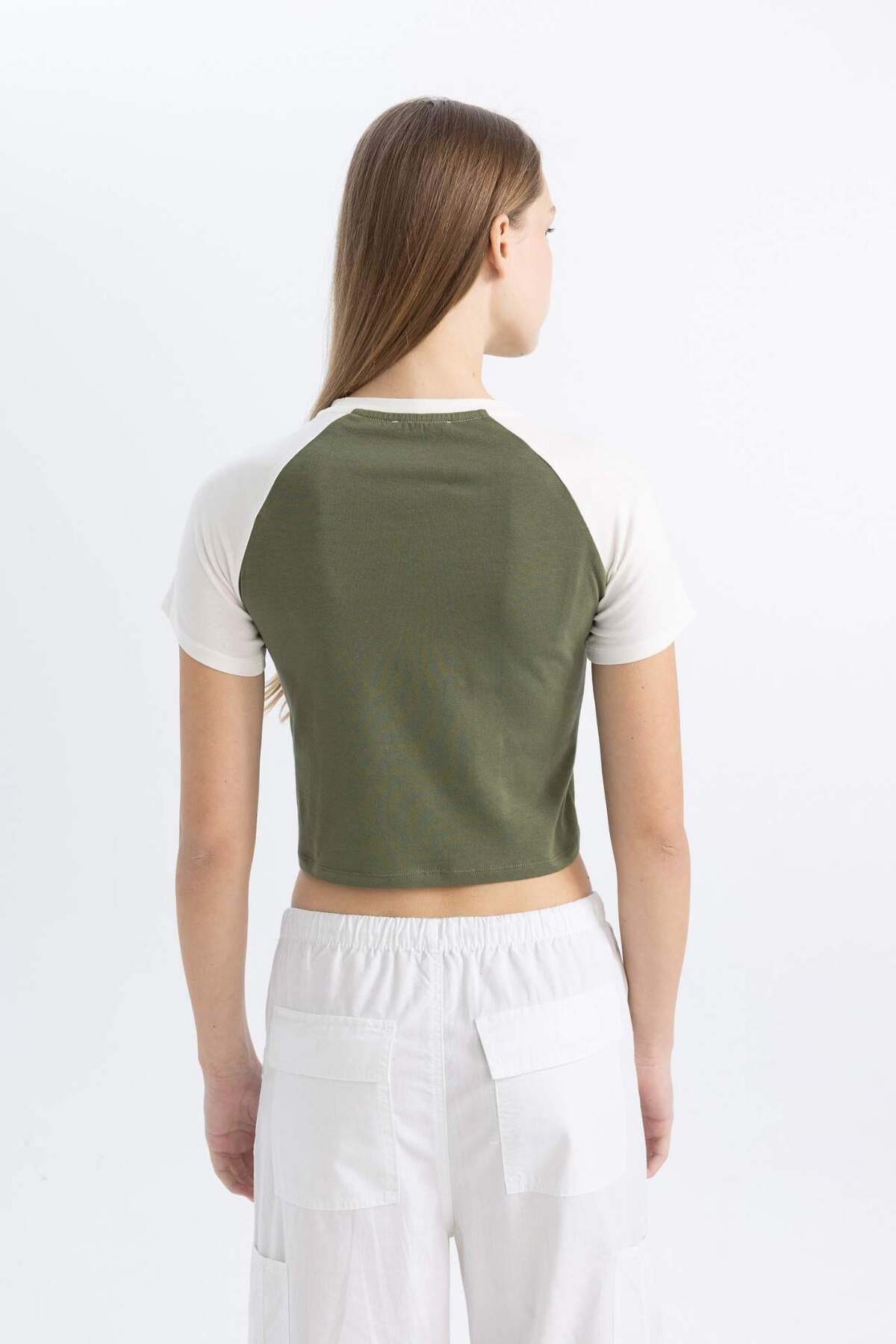 DeFacto-Coool Tailliertes bedrucktes Kurzarm-T-Shirt C3115AX24SM 5