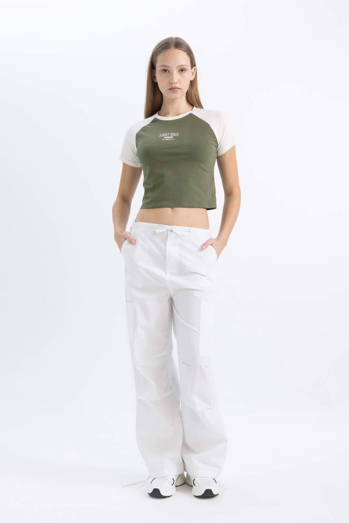 DeFacto-Coool Tailliertes bedrucktes Kurzarm-T-Shirt C3115AX24SM 2