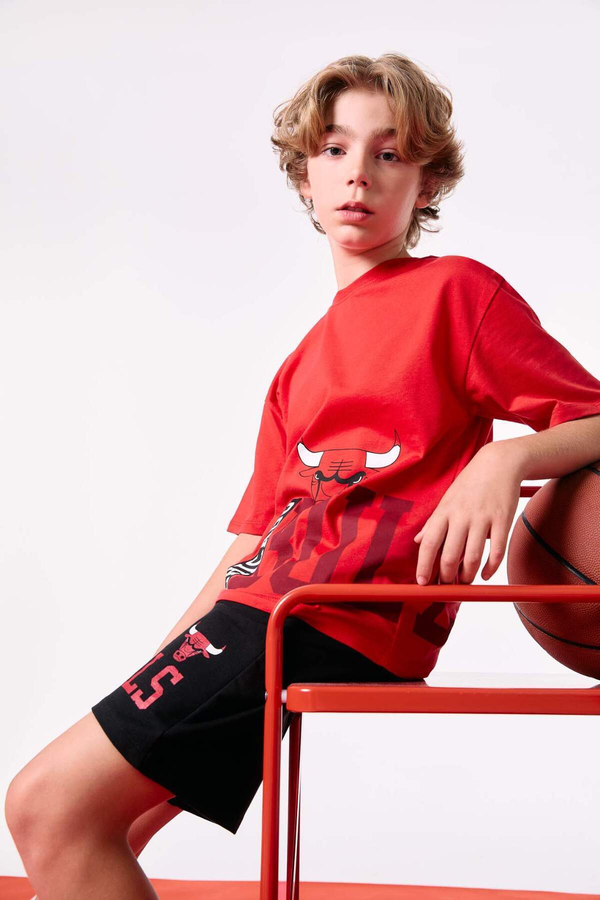 DeFacto-Boy's Nba Chicago Bulls Oversize Wide Fit Crew Neck Short Sleeve T-Shirt C0386A824Sm 3