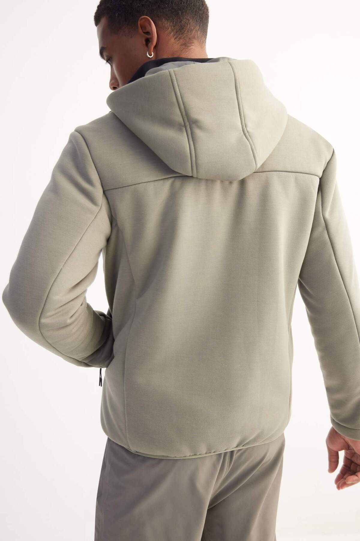 DeFacto-Kurtka wiatroszczelna DeFactoFit Slim Fit Slim Cut z kapturem i kieszenią na zamek B2301AX24SP 4