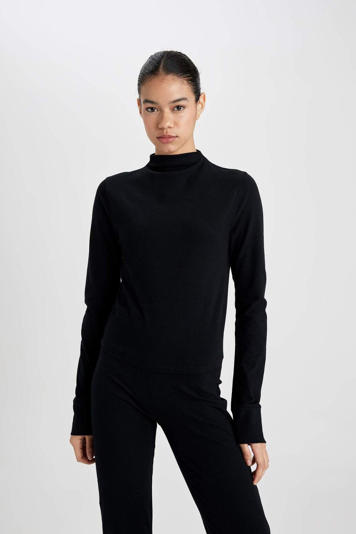 DeFacto-DeFactoFit Slim Fit Obcisły krój, stójka, długi rękaw, koszulka C5274AX24SP 6
