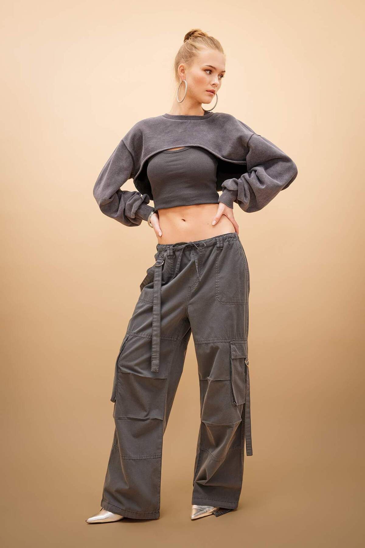 DeFacto-Coole Crop-Waschung Sweatshirt mit verblasstem Effekt C2092AX24SP 2