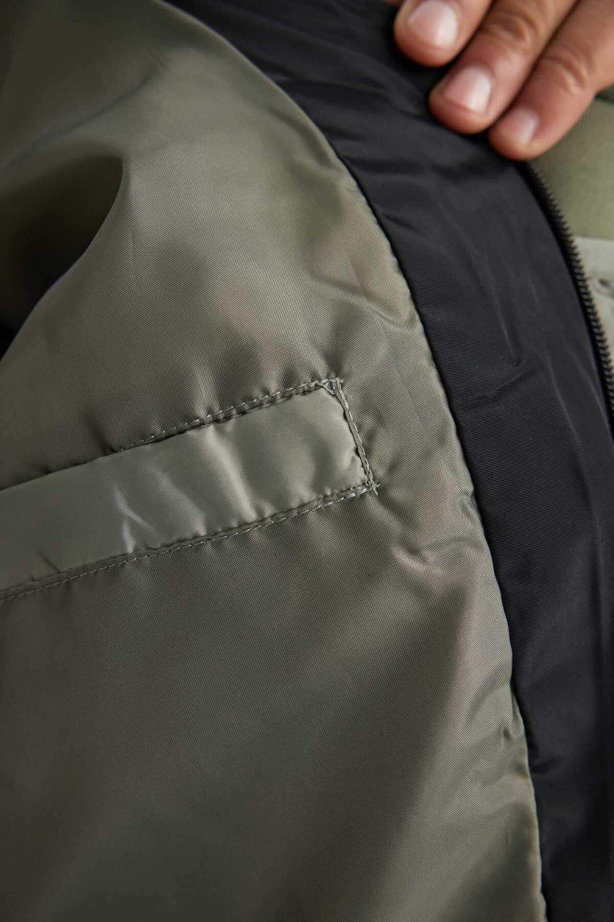 DeFacto-Defactofit Water Repellent Inflatable Coat Windproof Oversize Wide Fit with Zipper Pocket Y7376Az24Sp 5