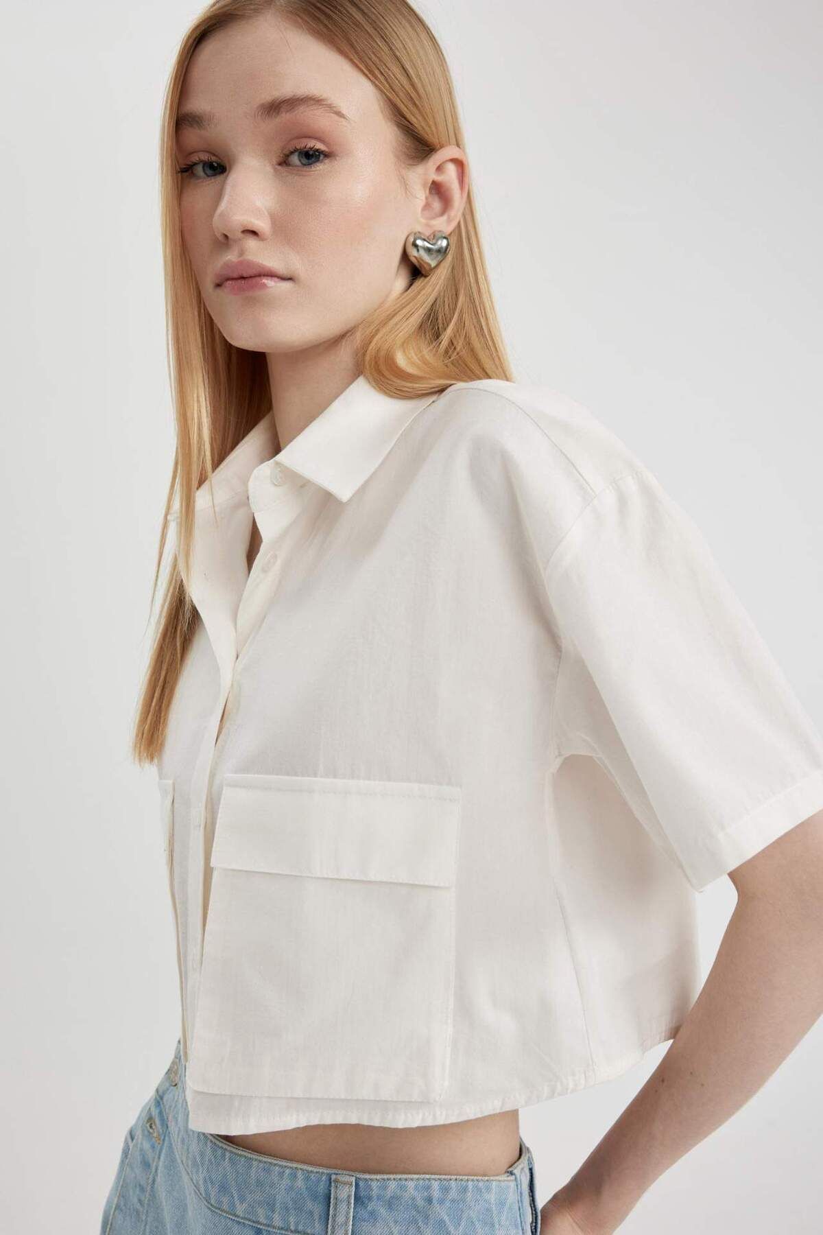 DeFacto-Coool Oversize Wide Fit Poplin Short Sleeve Shirt C0739Ax24Sp 8