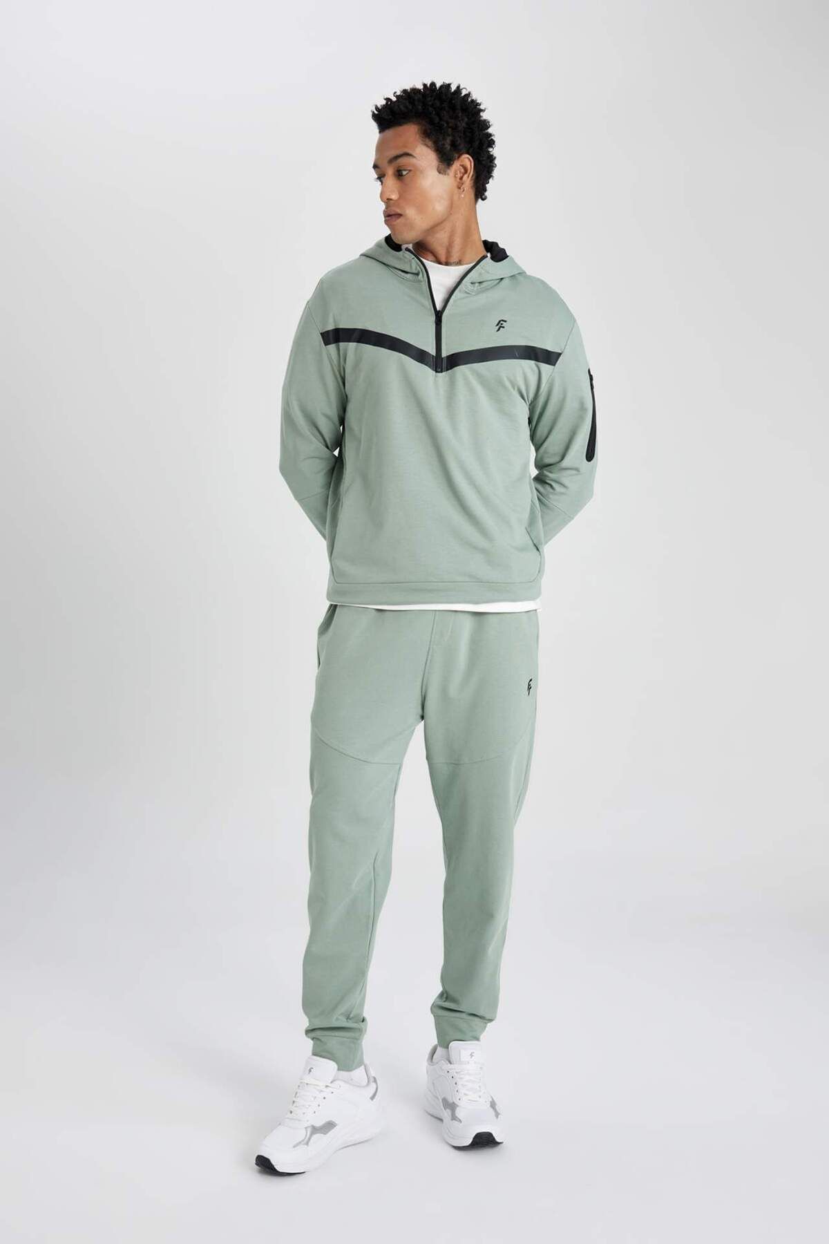 DeFacto-Defactofit Jogger Sweatpants Standard Fit Double Pocket Standard Leg B5141Ax24Sp 3