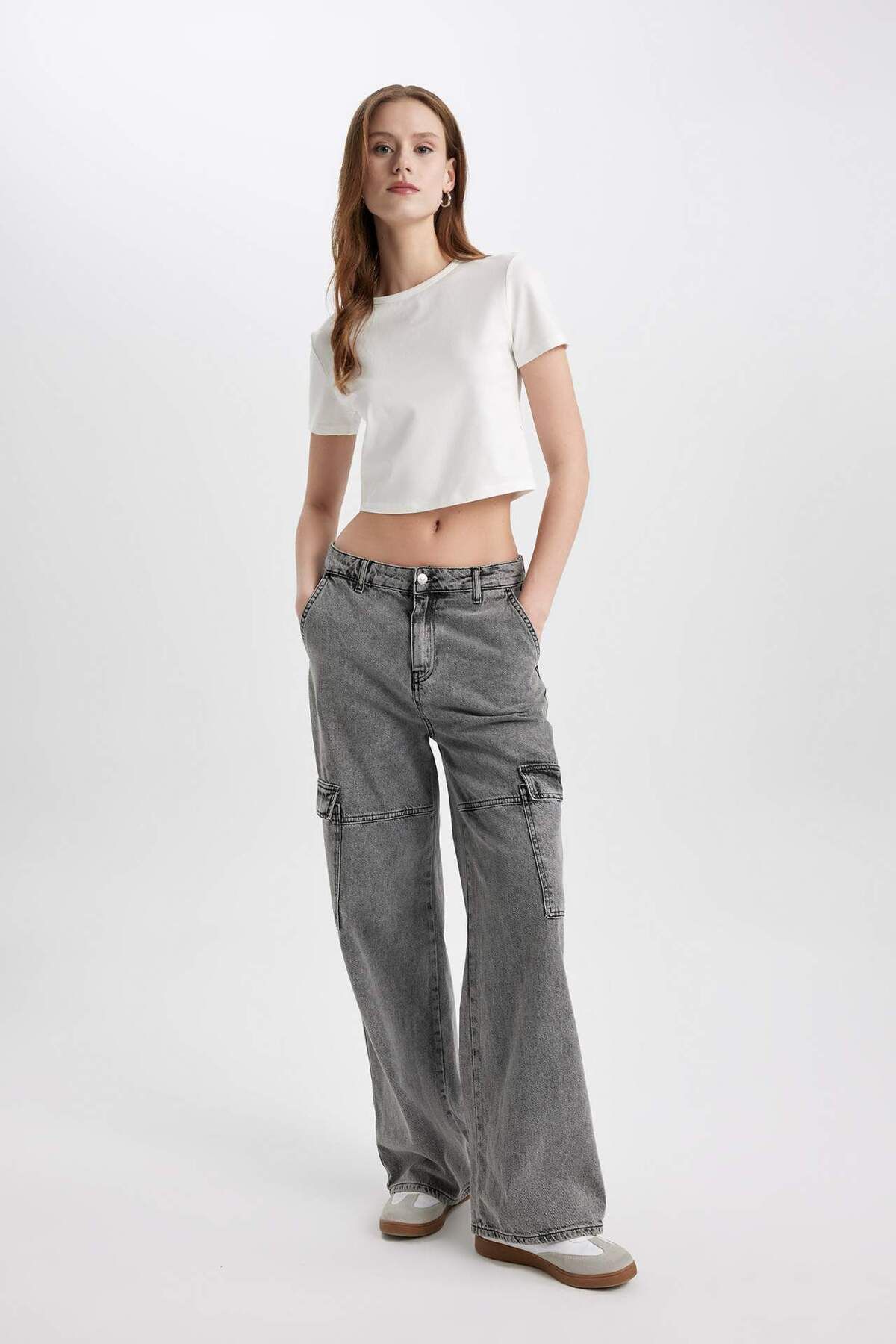 DeFacto-Slim Fit Tričko Slim Fit Crew Krk s krátkým rukávem C4332Ax24Sp 2