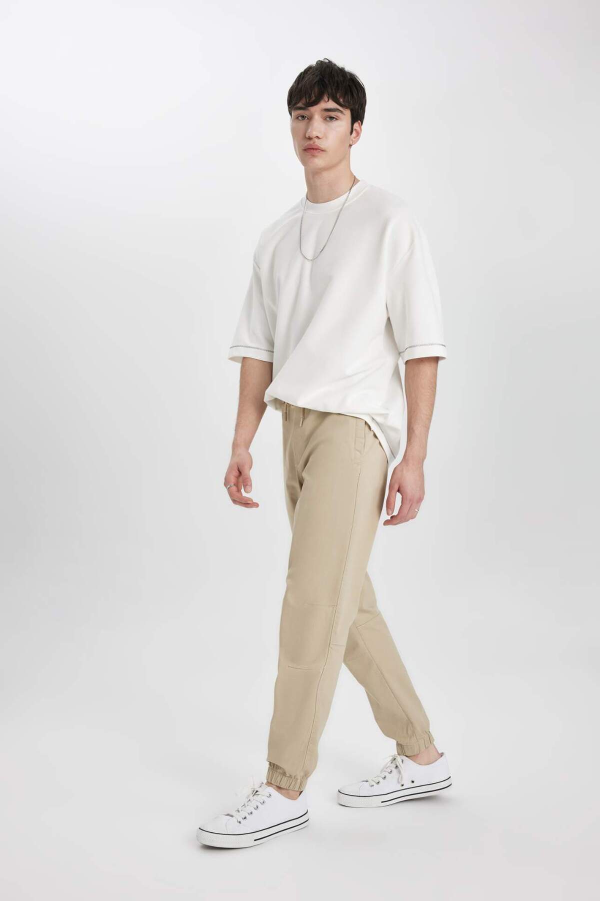 DeFacto-Regular Fit Jogger Gabardine Pants Waist Lace-Up Straight Leg with Pockets B6148Ax24Sp 1