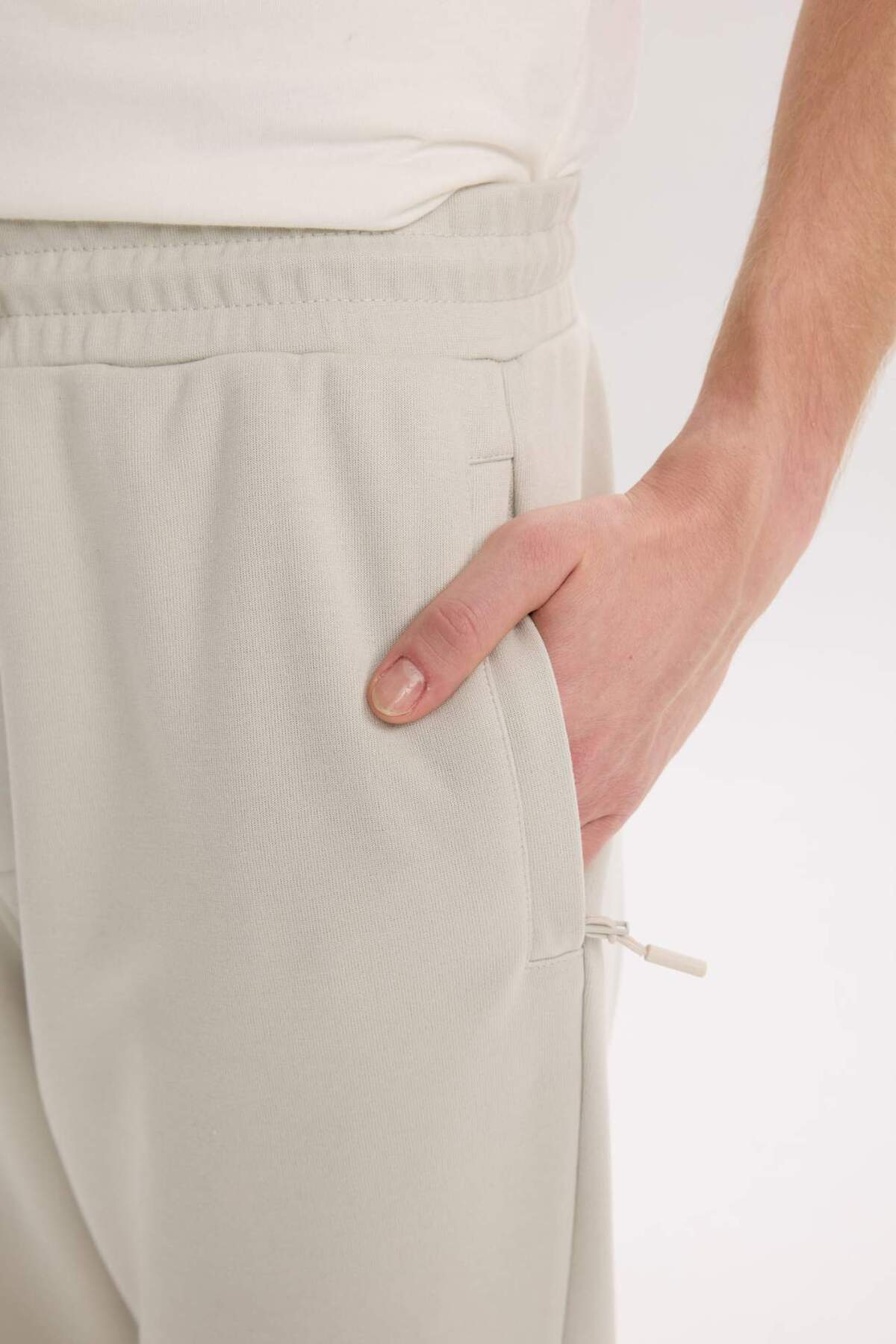 DeFacto-Regular Fit Slim Sweatpants Zipper Pockets Waist Lace-Up Elastic Leg B3657Ax24Sp 5