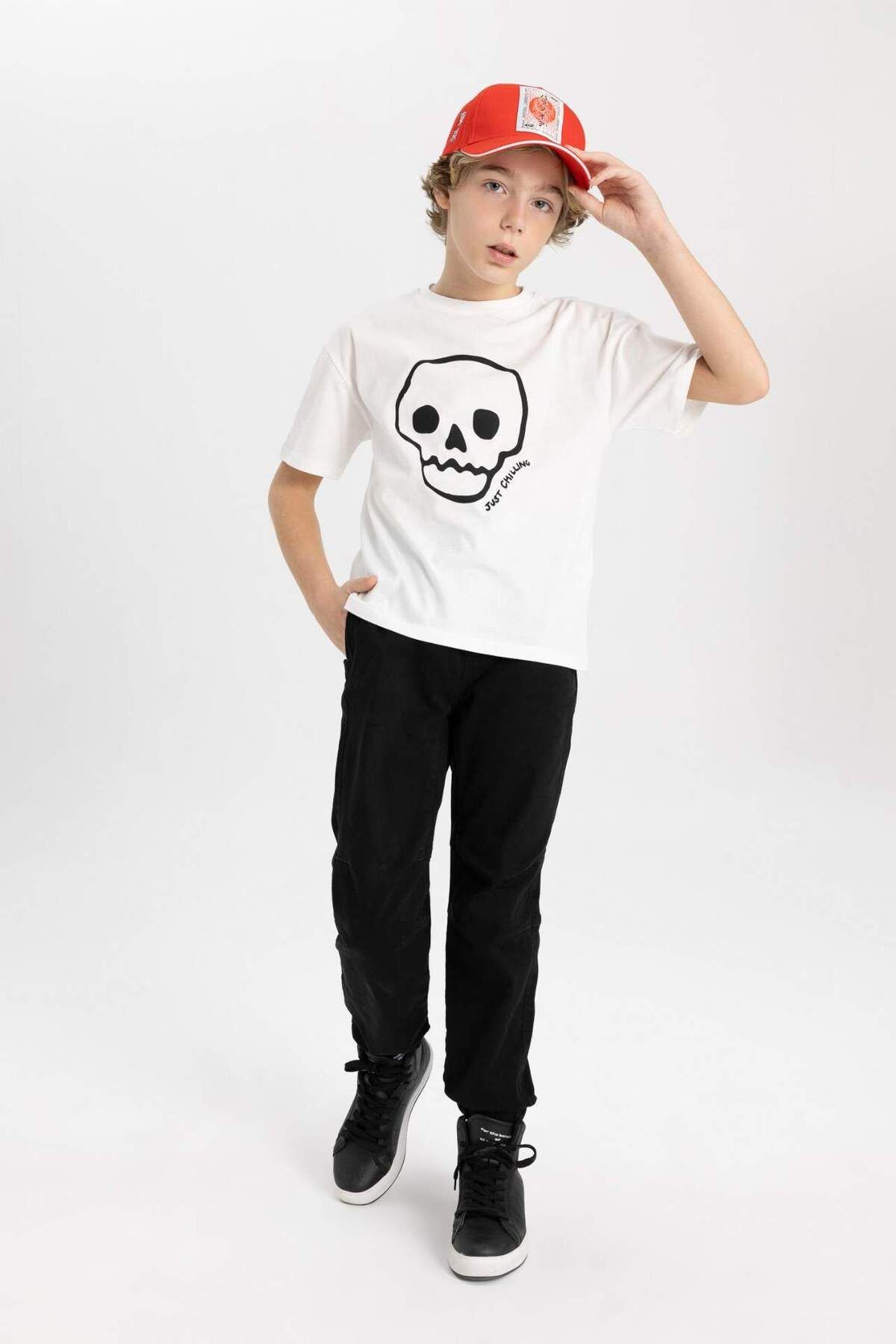 DeFacto-Tricou cu mânecă scurtă brodat cu decolteu lat pentru băiat B6433A824SM 5