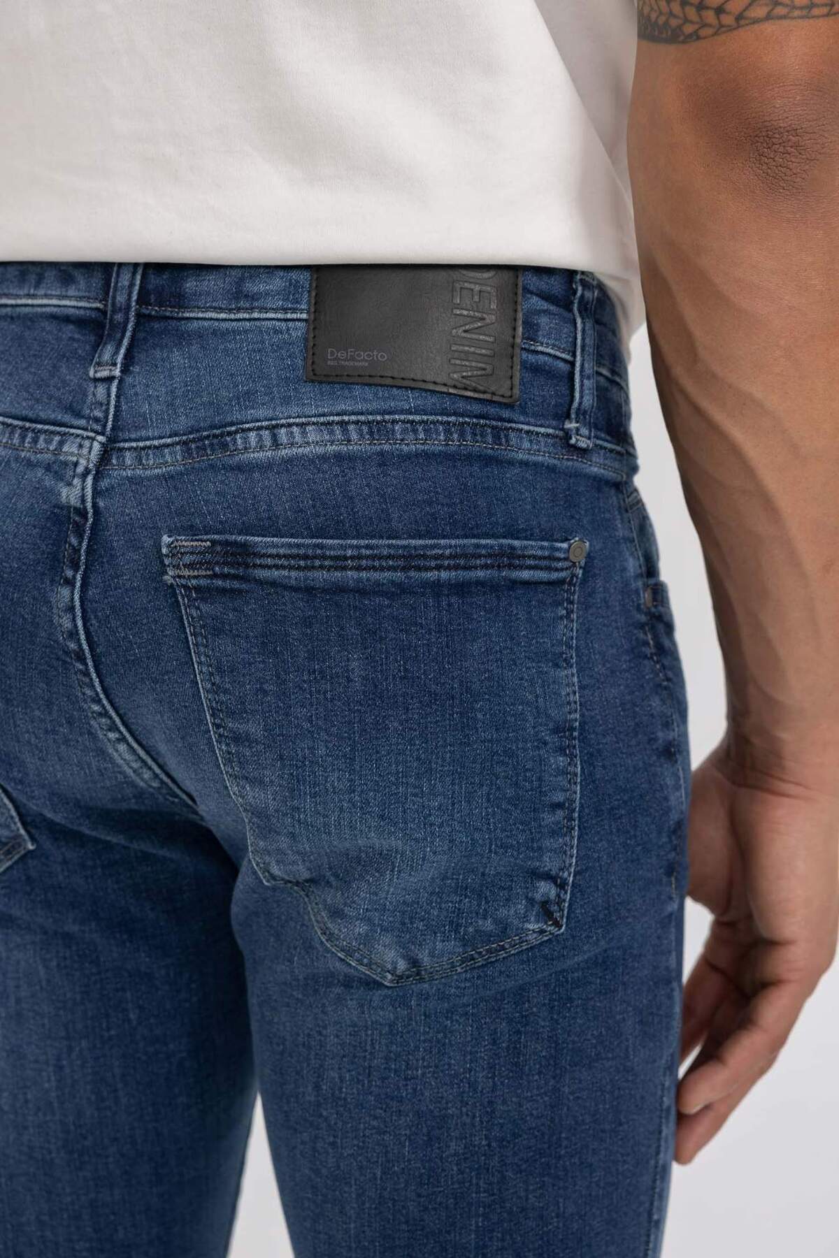 شلوار جین مردانه راسته فاق نرمال | دفاکتو Defacto C0688AX24SP - تصویر 6