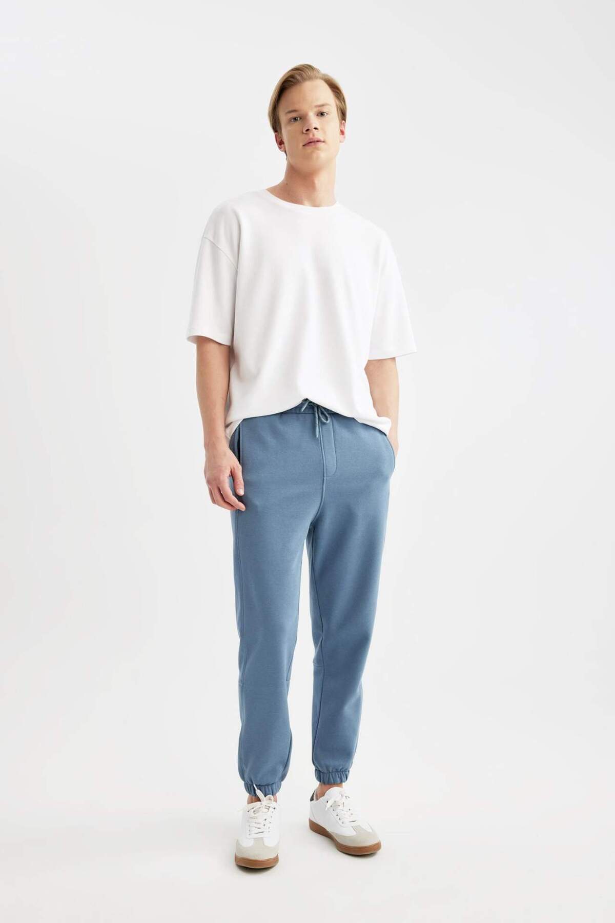 DeFacto-Regular Fit Sweatpants with Pockets, Lace-Up Waist, Elastic Leg B6155Ax24Sp 4