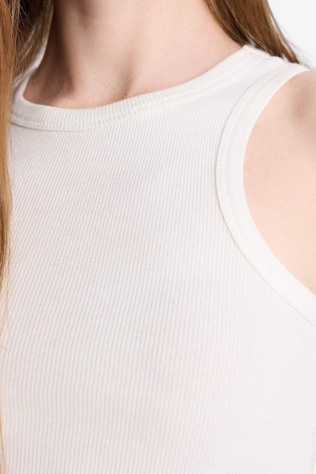 DeFacto-Fitted Halter Neck Ribbed Camisole Basic Plain Undershirt U0357Az24Sm 5