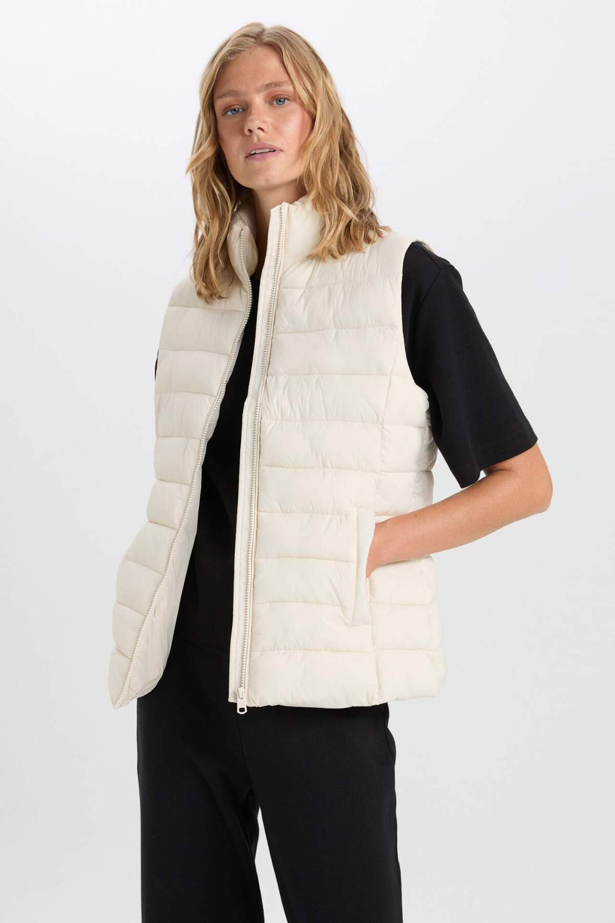 DeFacto-Waterproof Regular Fit Vest 4