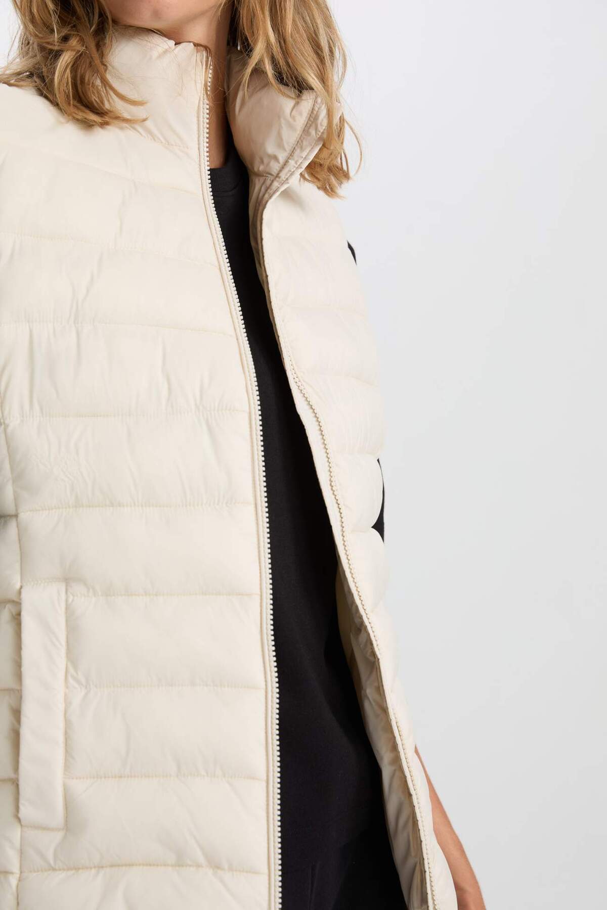 DeFacto-Waterproof Regular Fit Vest 5