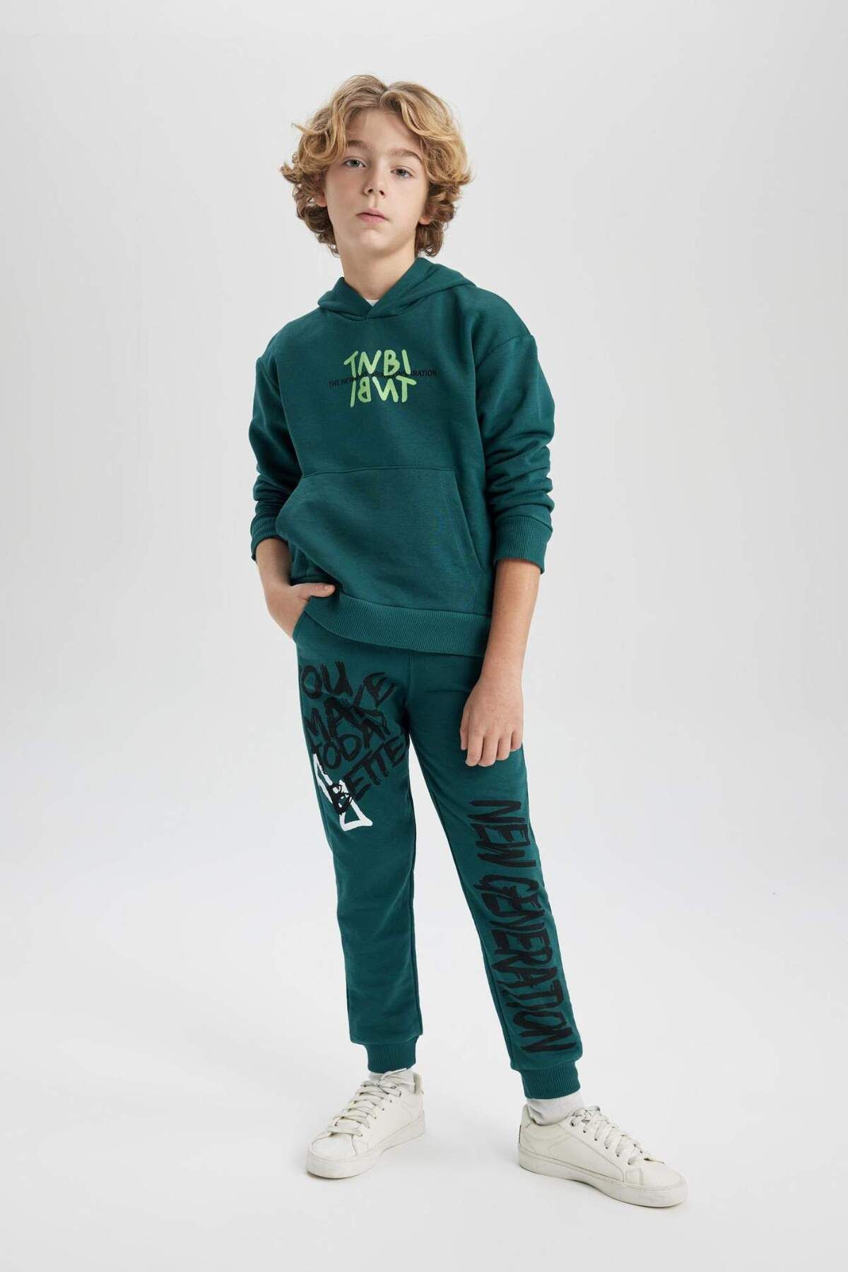 DeFacto-Chlapecká mikina s kapucí oversize Wide Fit s potiskem na zádech C0354A823CW 5