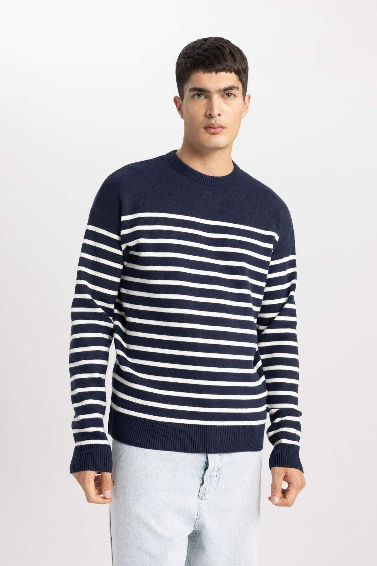 DeFacto-Relax Fit gestreifter Strickpullover mit Rundhalsausschnitt A9638AX24SP 4