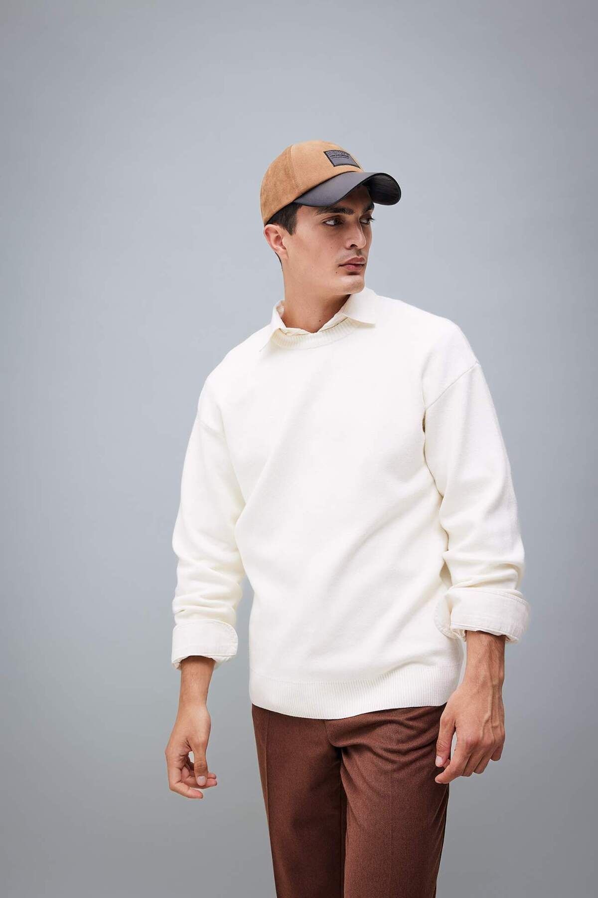 DeFacto-Μαύρο πουλόβερ με λαιμόκοψη Relax Fit Basic Plain Knitwear A8449AX23WN 3