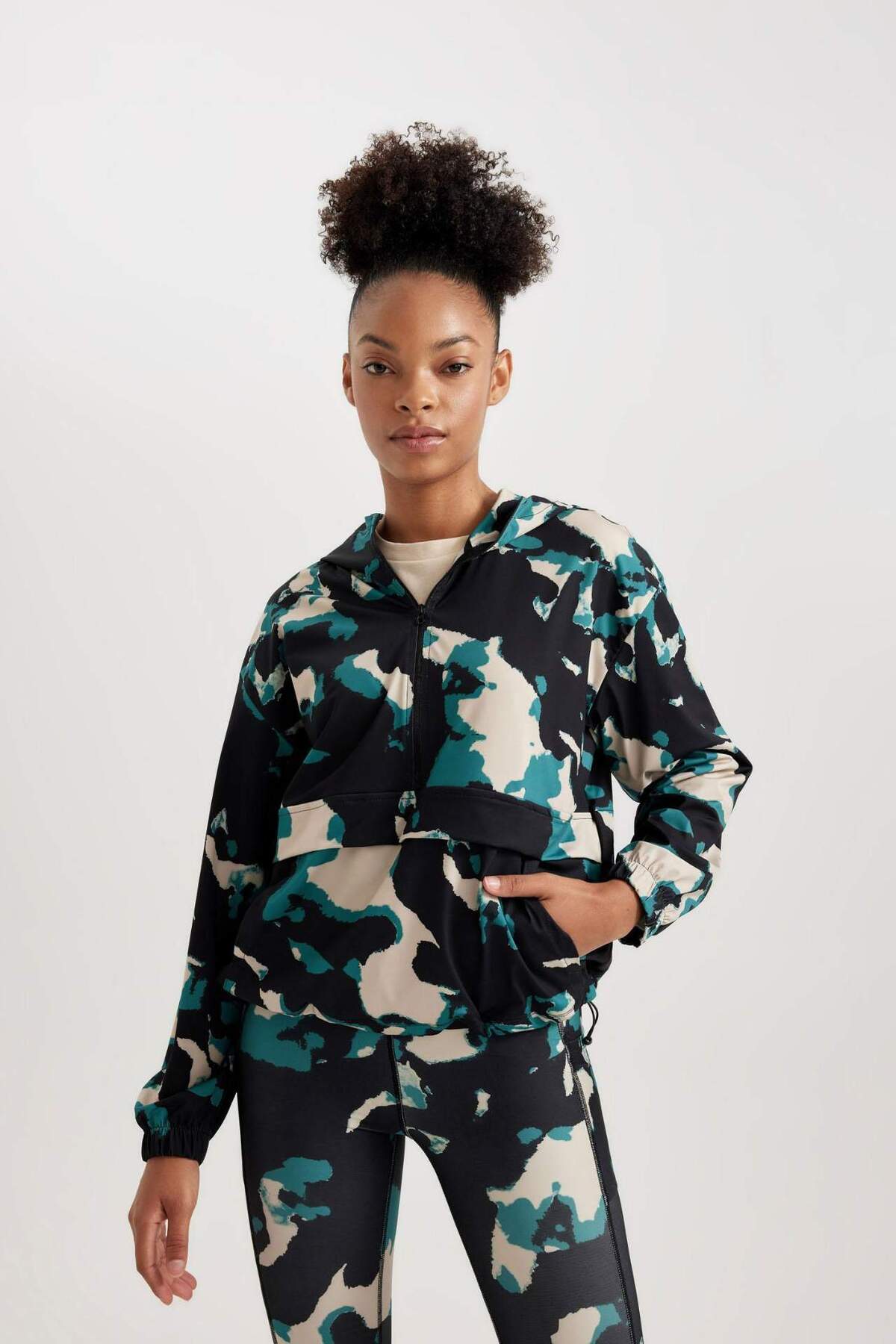 DeFacto-DeFactoFit Loose Fit Camouflage Sweatshirt mit Kapuze B2696AX23AU 5