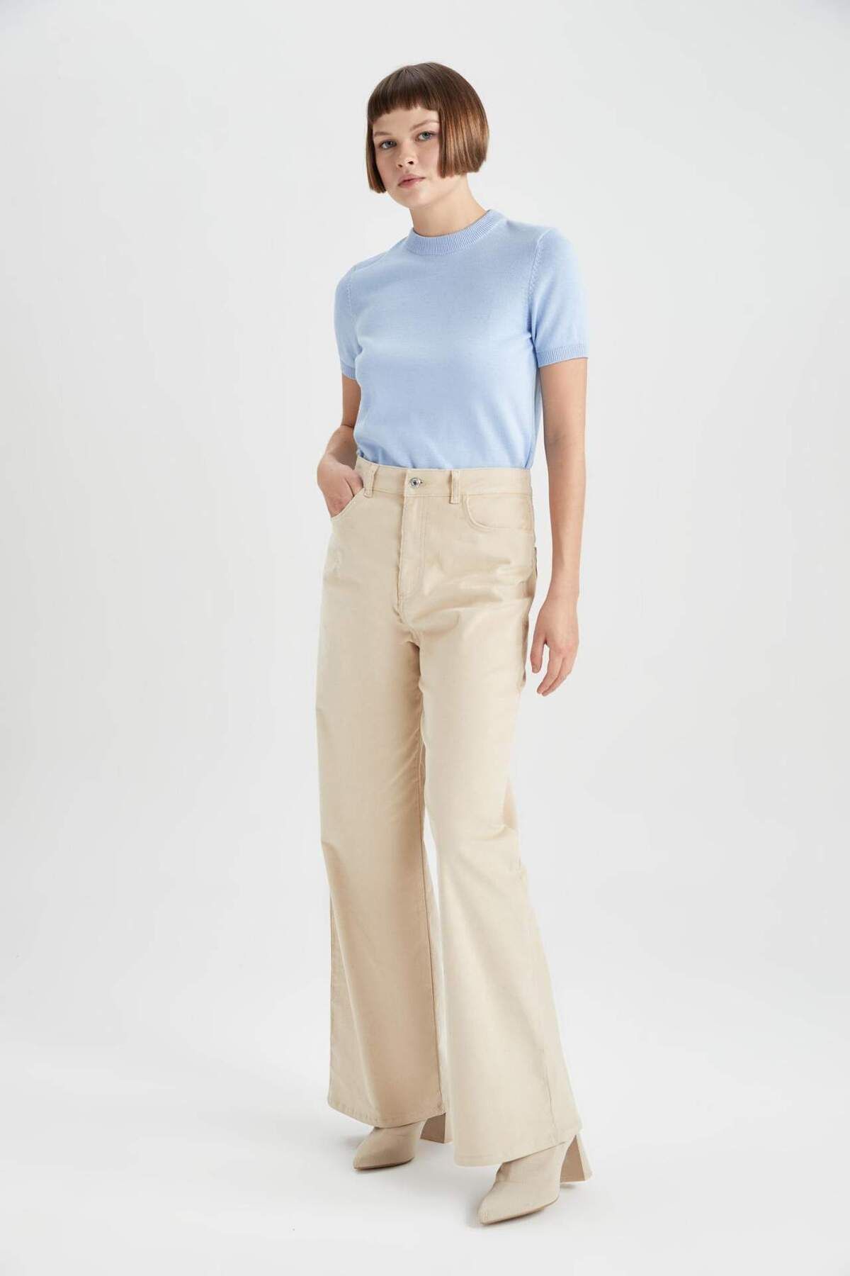 DeFacto-Cordhose mit weitem Bein, hoher Taille, weitem, lockerem Bein, Basic, einfarbig, mit Taschen A4685AX23WN 3