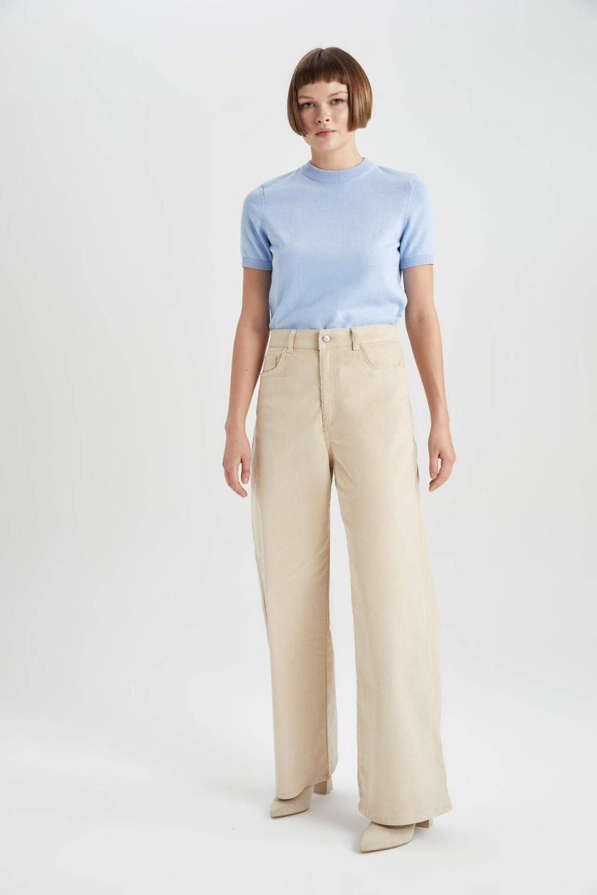 DeFacto-Cordhose mit weitem Bein, hoher Taille, weitem, lockerem Bein, Basic, einfarbig, mit Taschen A4685AX23WN 2