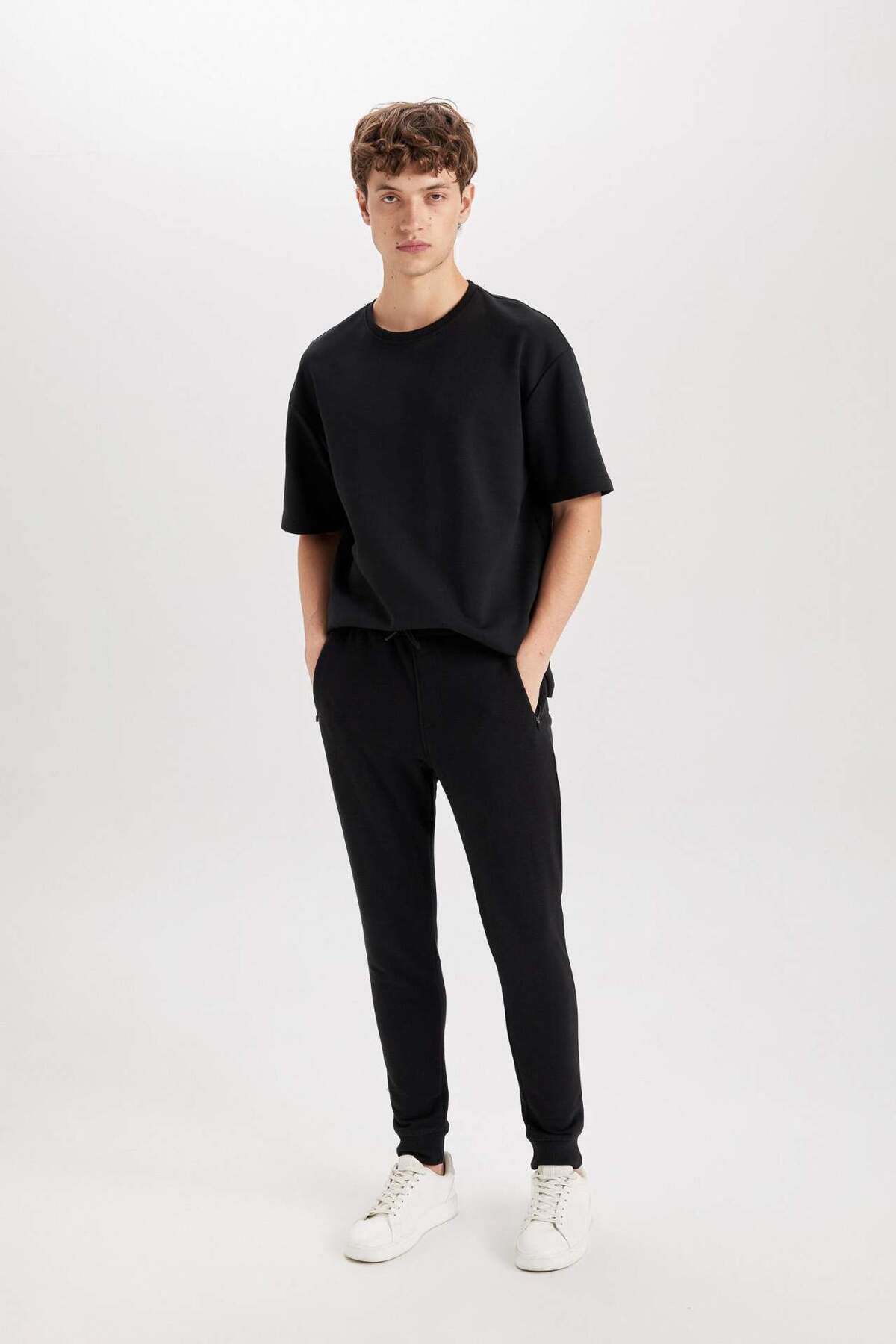 دفاکتو شلوار ورزشی Jogger Slim Fit Slim Cut Tie کمر کش الاستیک زیپ جیب A4387AX23AU